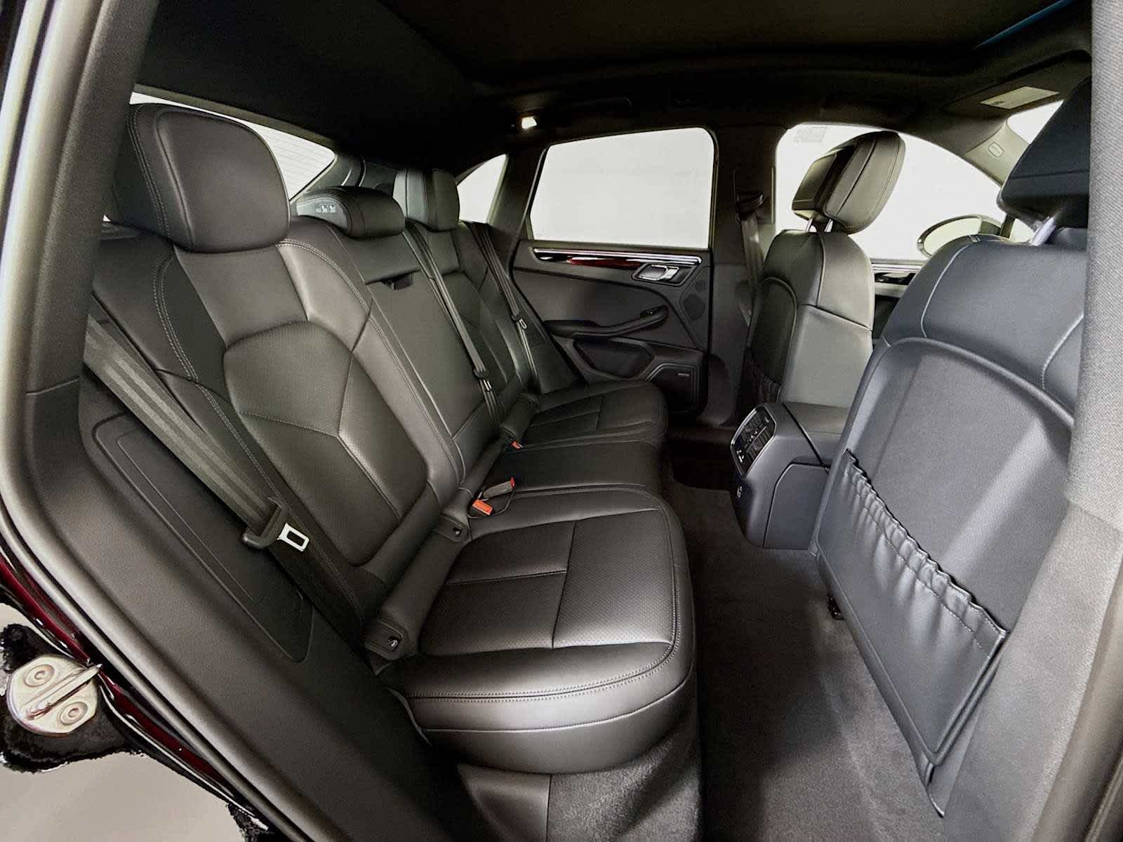 Thumbnail: 2025 Porsche Macan - 20