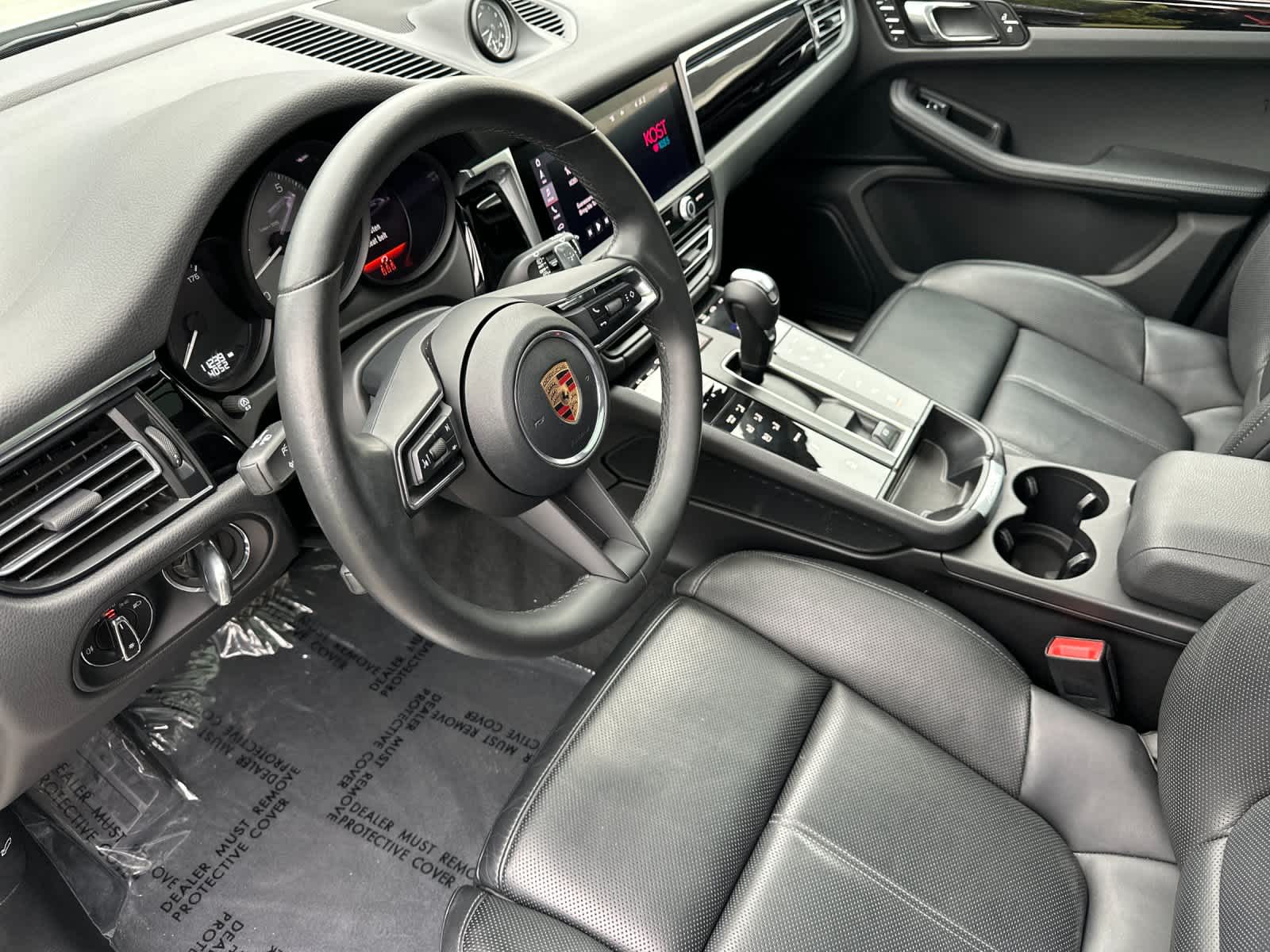 Thumbnail: 2025 Porsche Macan - 4