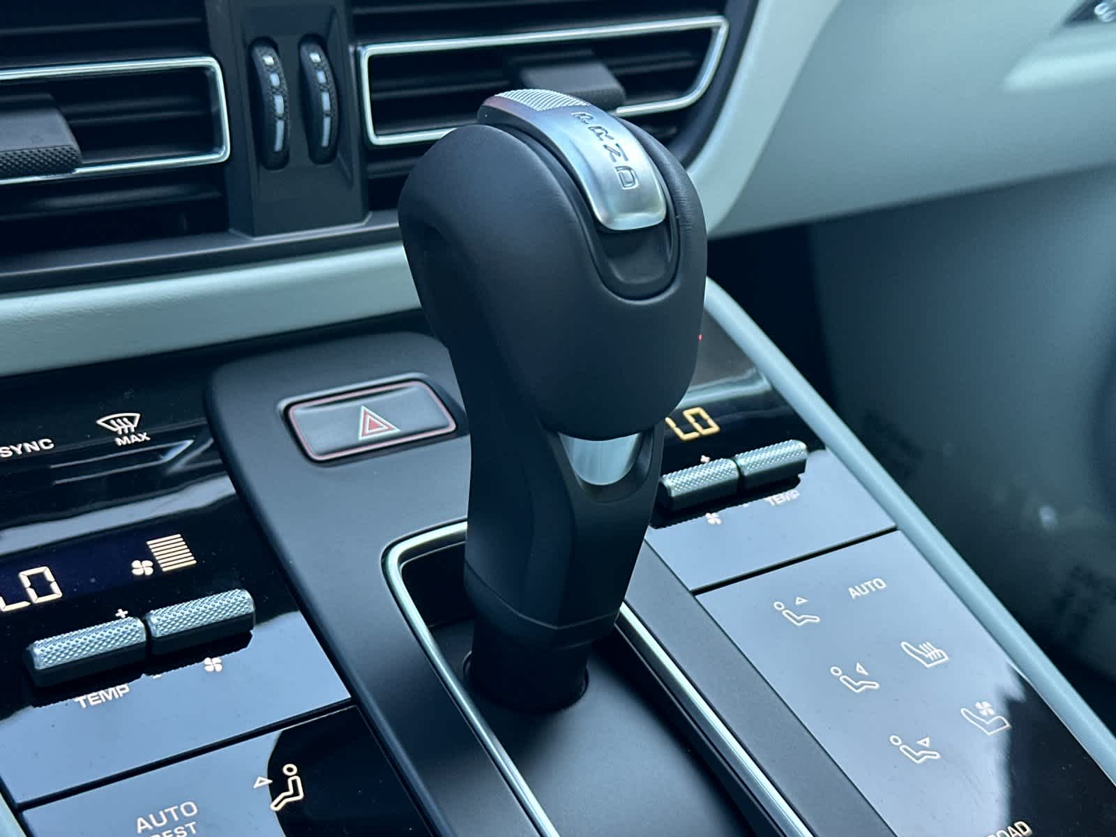 Thumbnail: 2026 Porsche Macan - 25