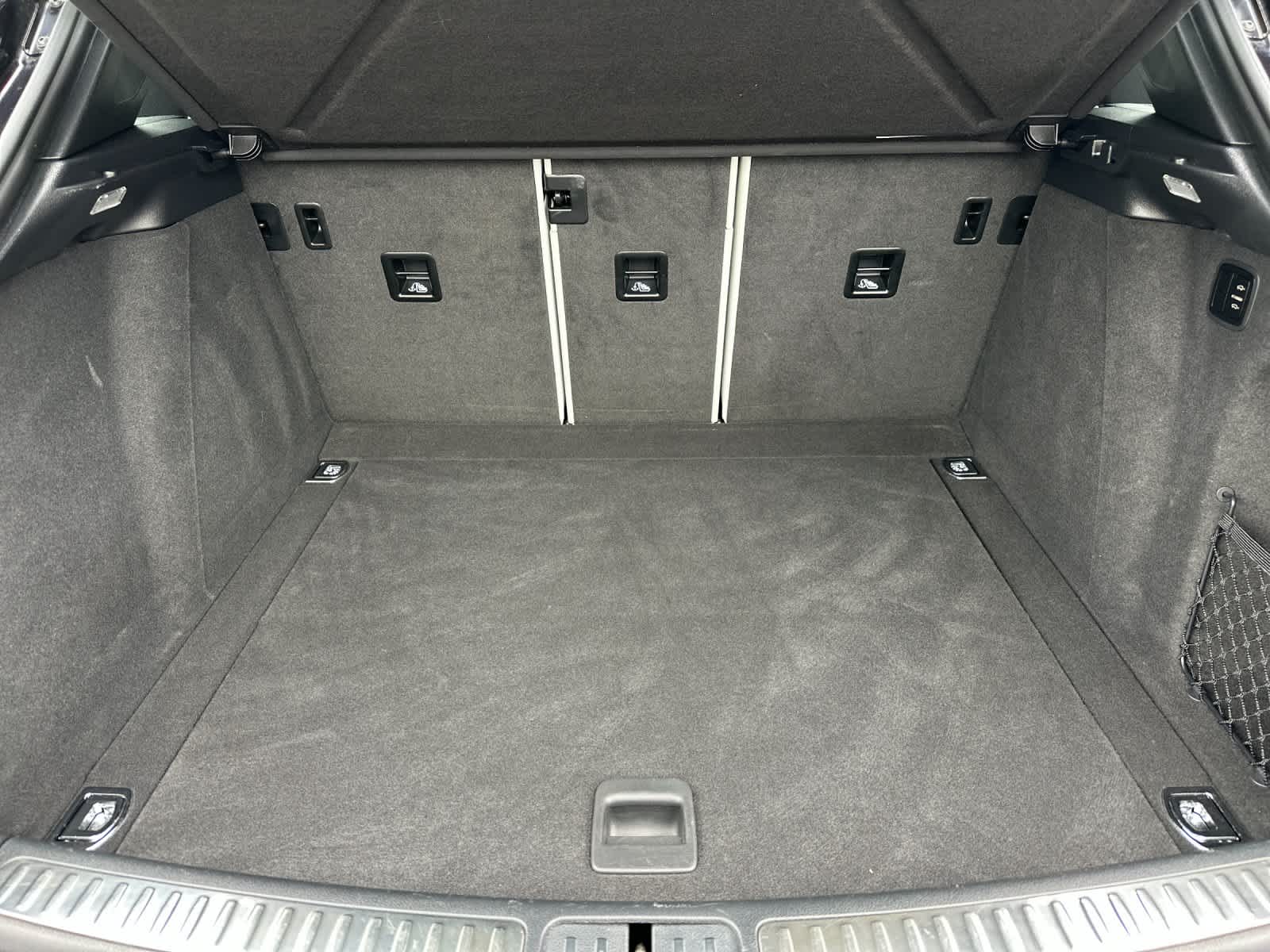 Thumbnail: 2023 Porsche Macan - 16