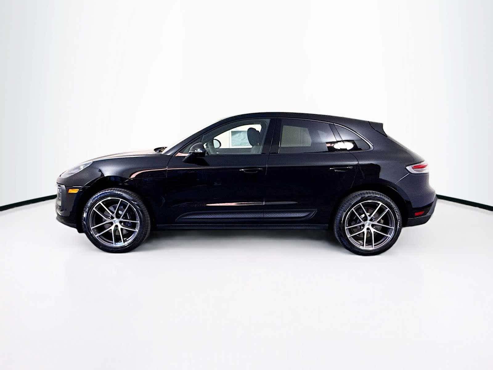 Thumbnail: 2026 Porsche Macan - 2