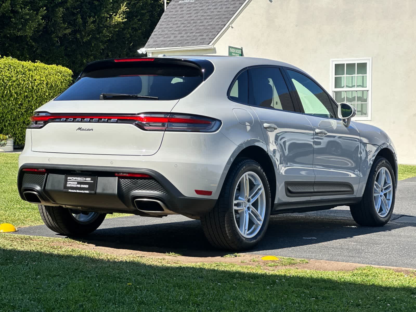 Thumbnail: 2025 Porsche Macan - 8