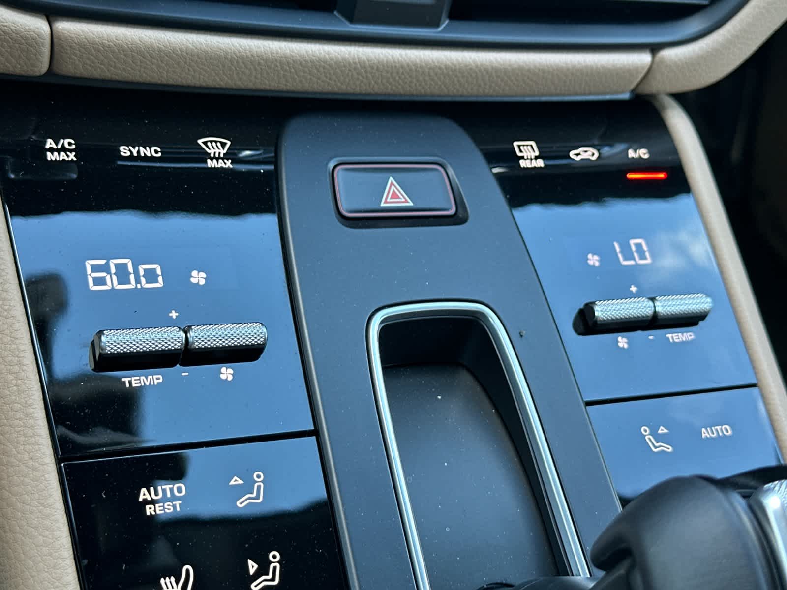 Thumbnail: 2025 Porsche Macan - 23