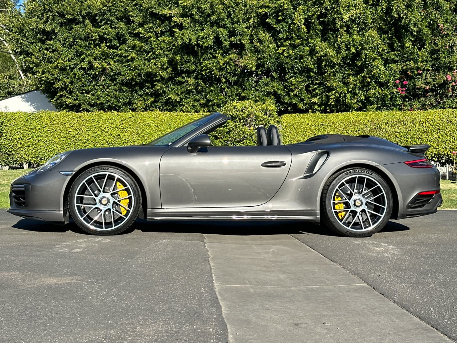 Thumbnail: 2019 Porsche 911 - 2