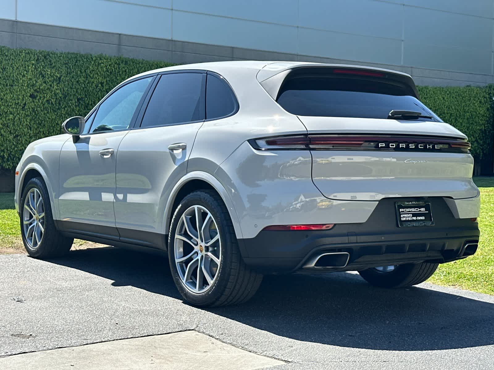 Thumbnail: 2025 Porsche Cayenne - 3