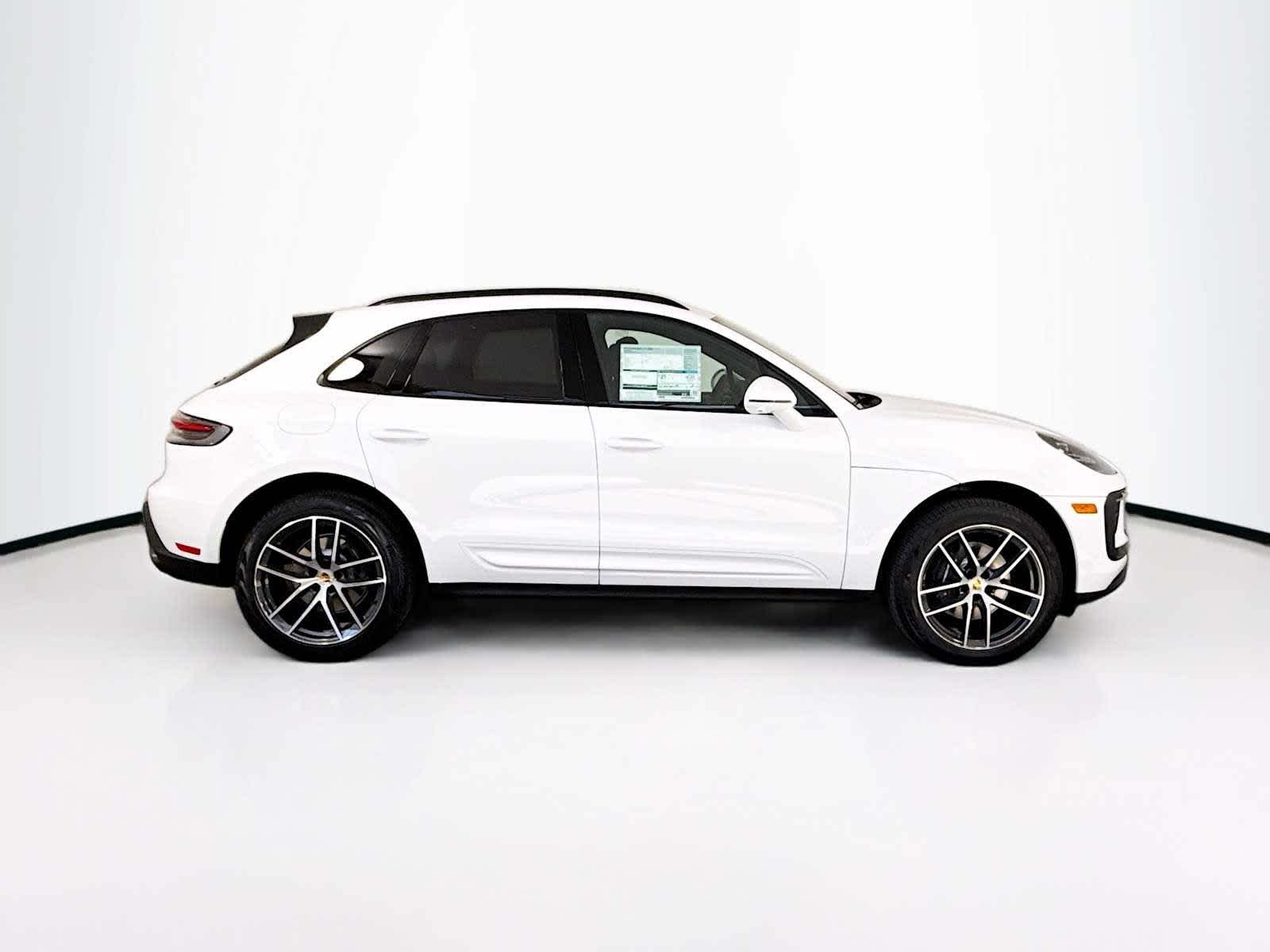 Thumbnail: 2026 Porsche Macan - 8