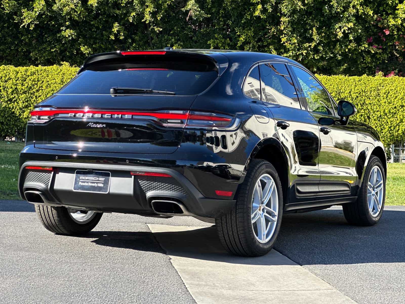 Thumbnail: 2026 Porsche Macan - 8