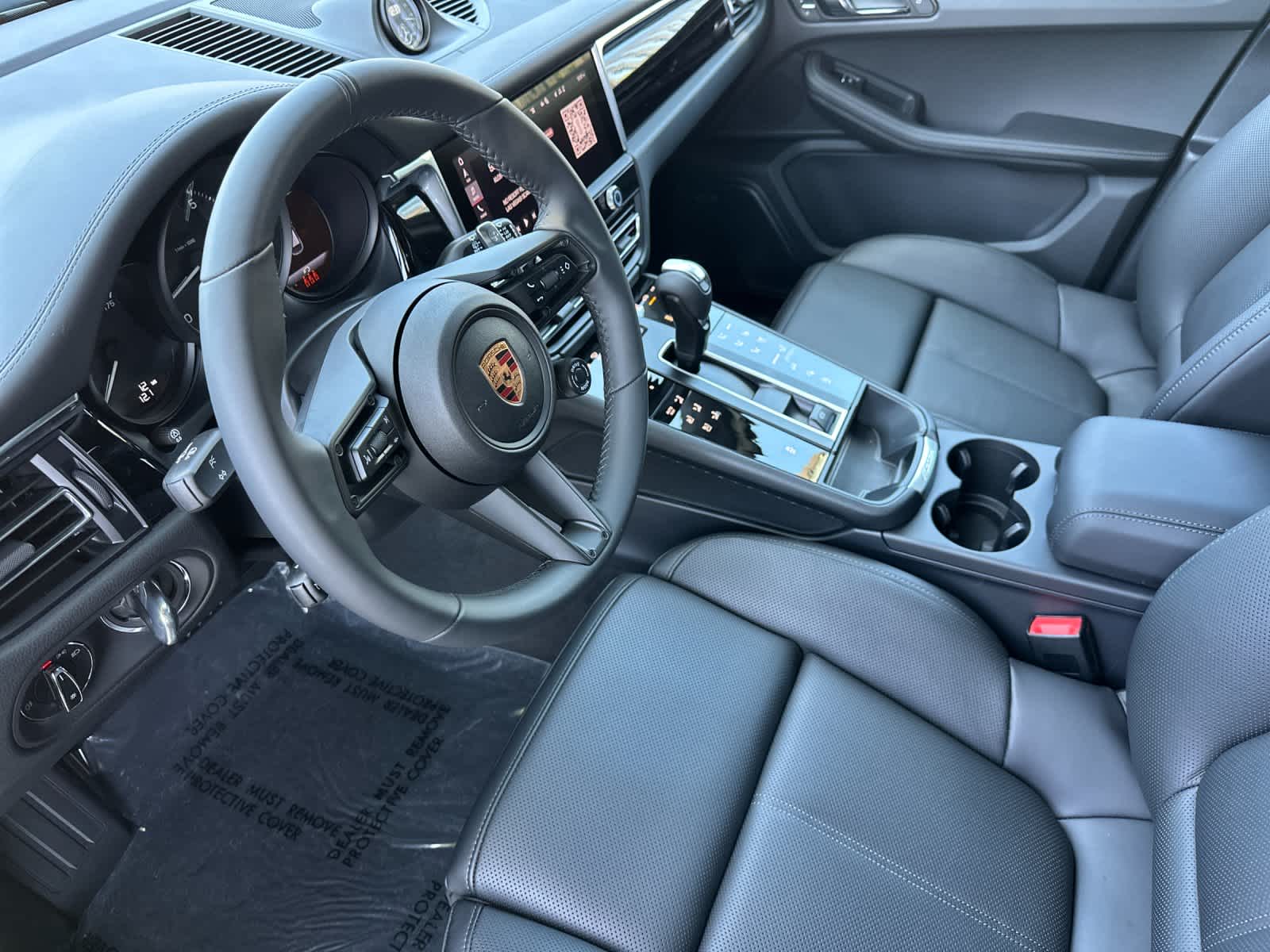 Thumbnail: 2026 Porsche Macan - 4