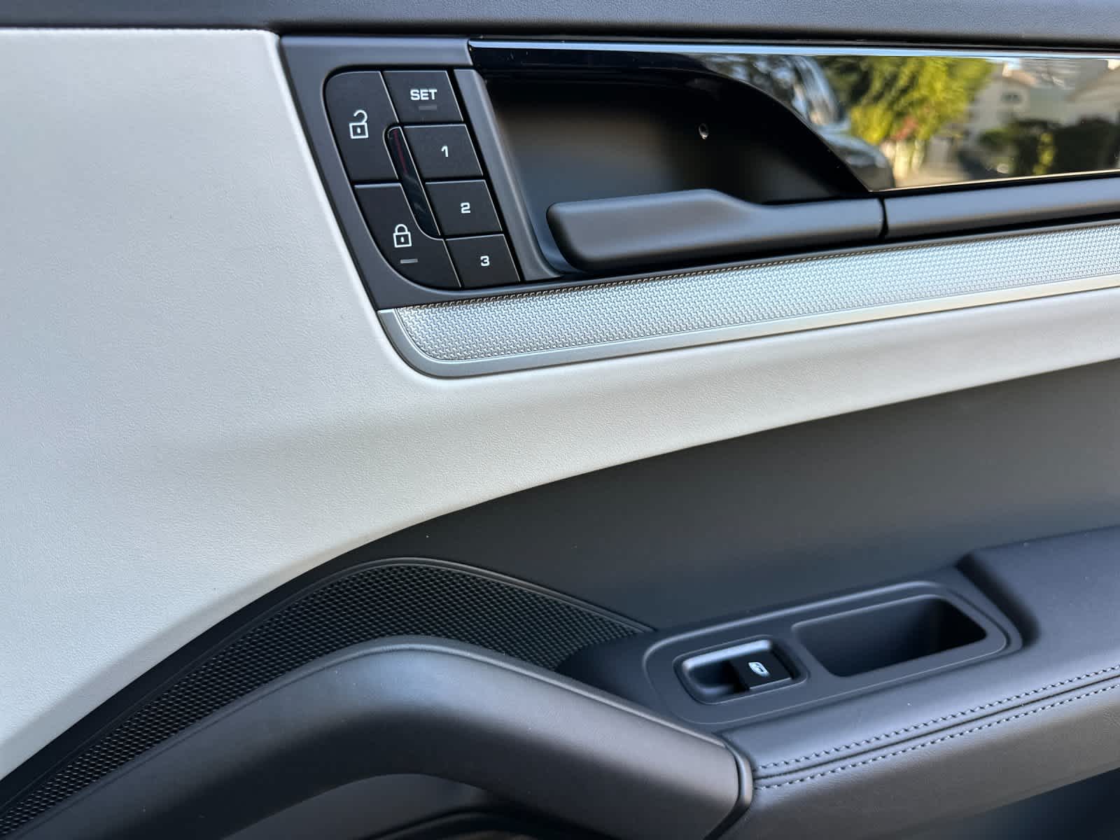 Thumbnail: 2026 Porsche Cayenne - 19