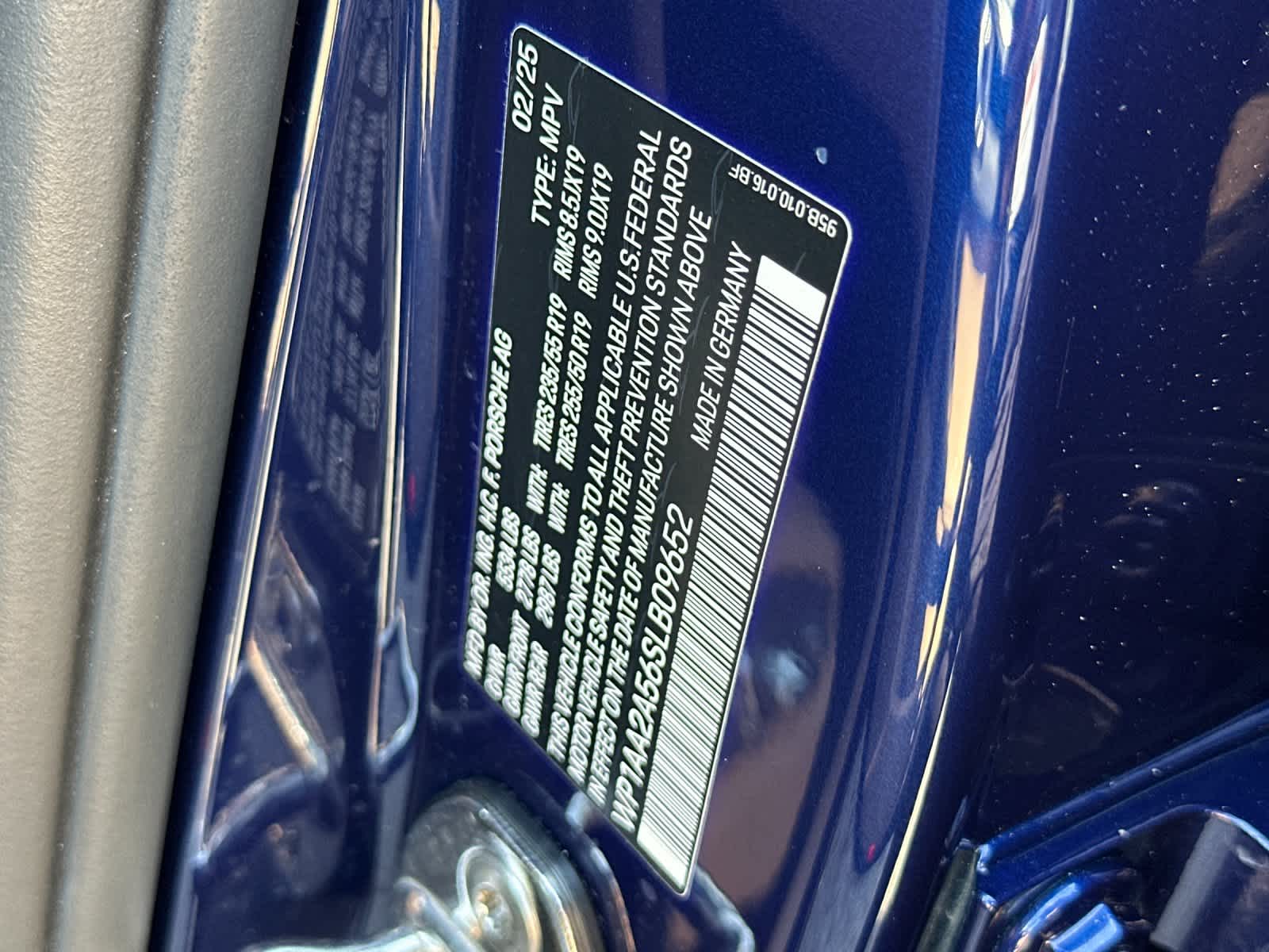 Thumbnail: 2025 Porsche Macan - 32