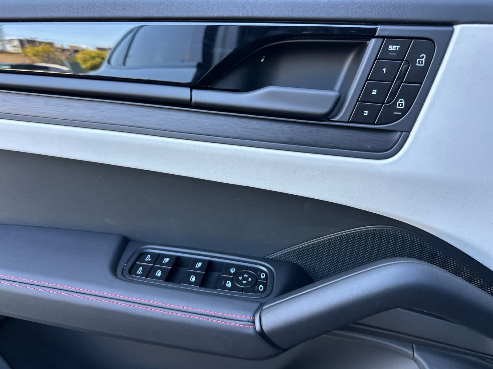 Thumbnail: 2026 Porsche Cayenne - 12