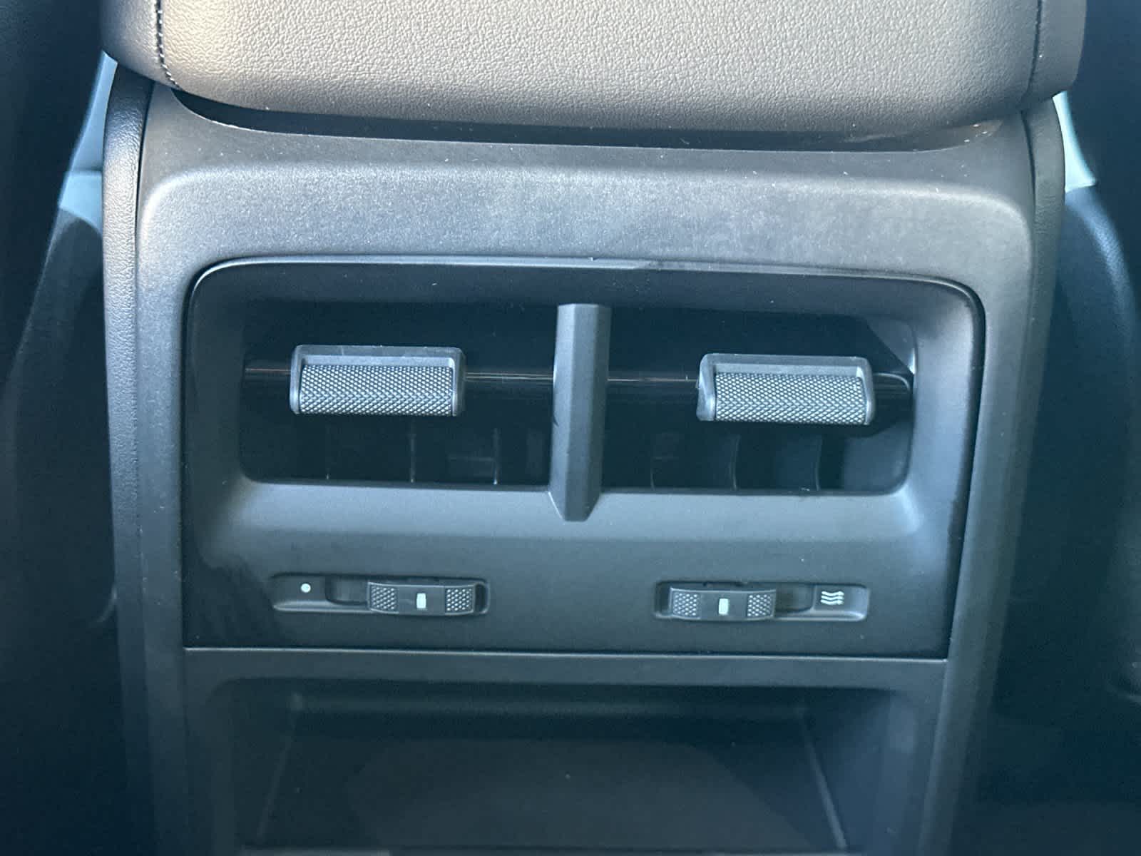 Thumbnail: 2026 Porsche Macan - 14