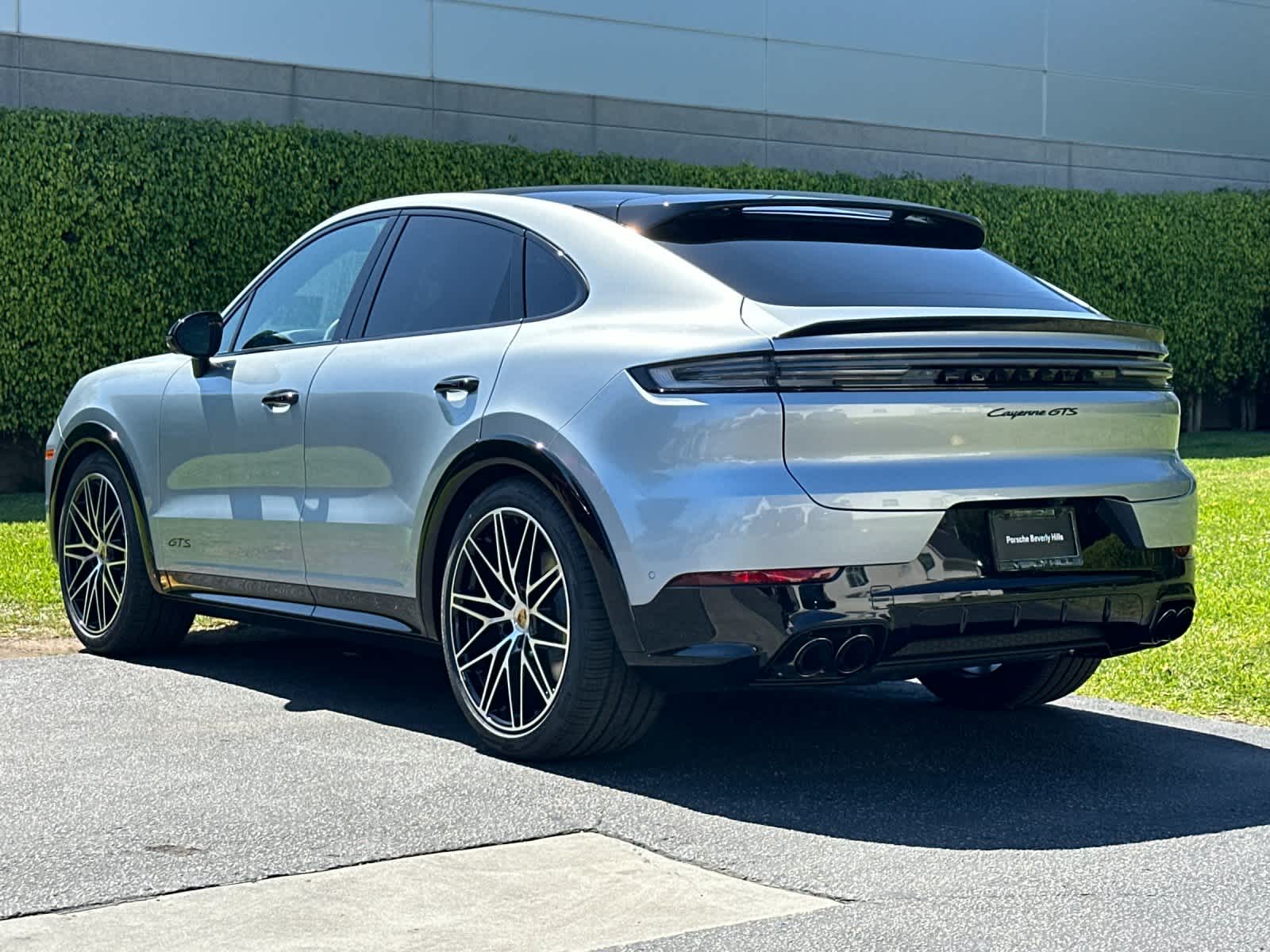 Thumbnail: 2026 Porsche Cayenne - 3