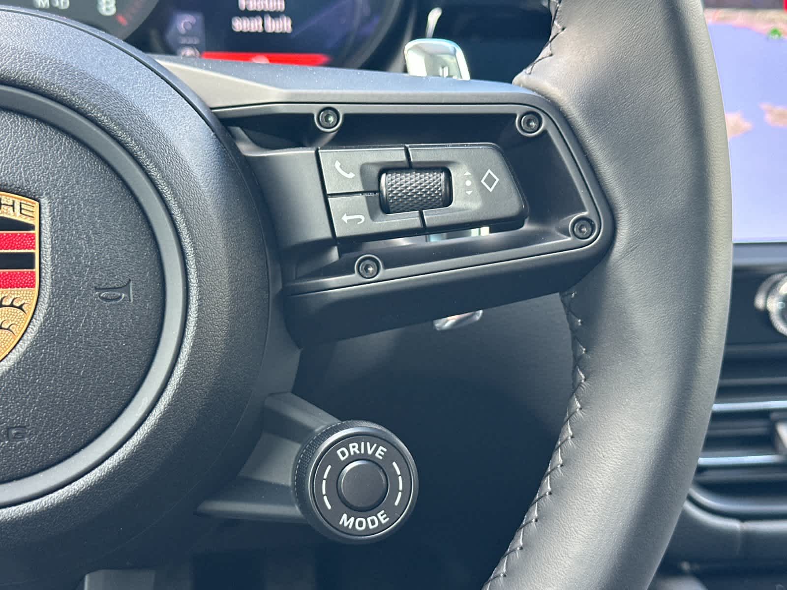 Thumbnail: 2025 Porsche Macan - 27