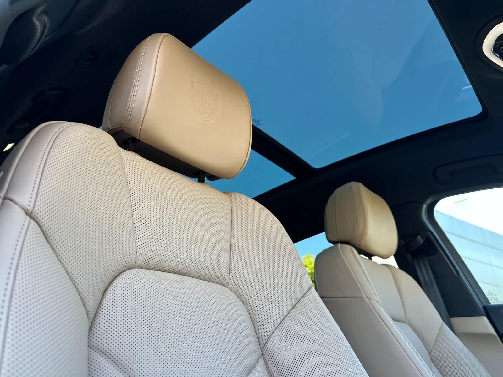 Thumbnail: 2026 Porsche Macan - 18