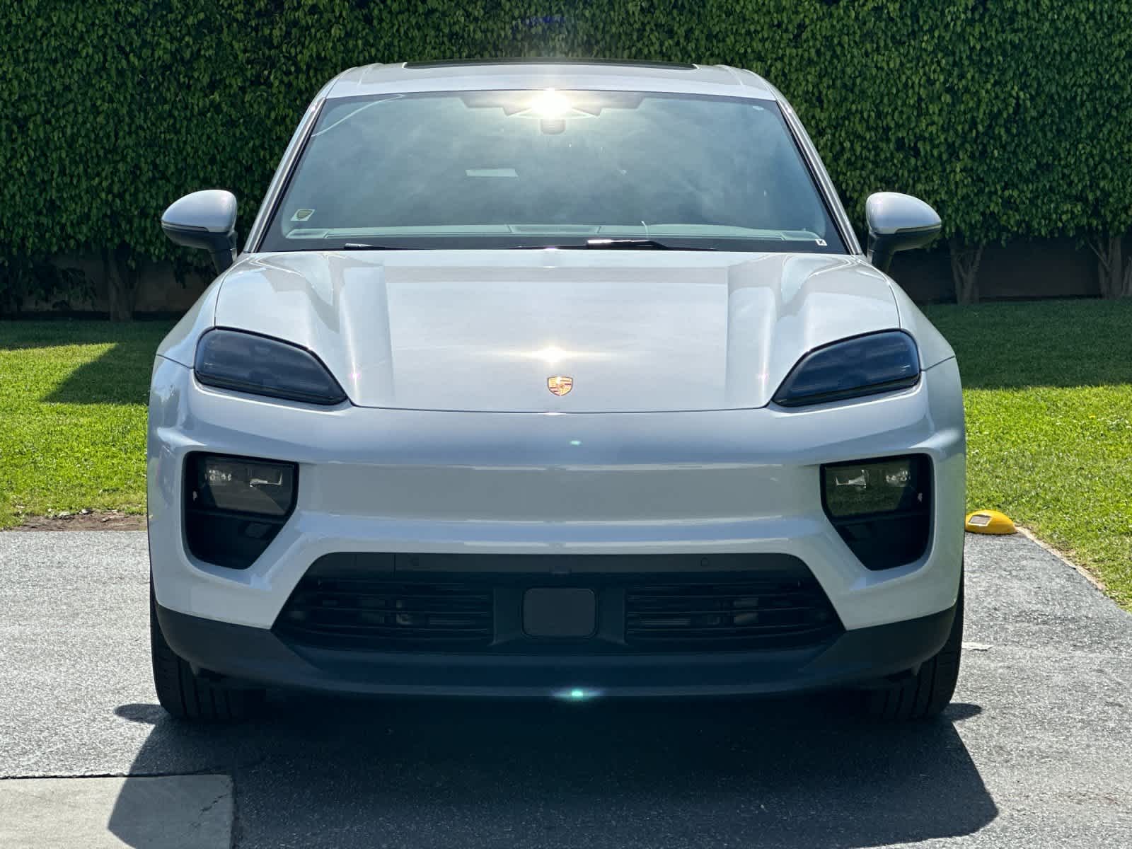 Thumbnail: 2026 Porsche Macan - 11