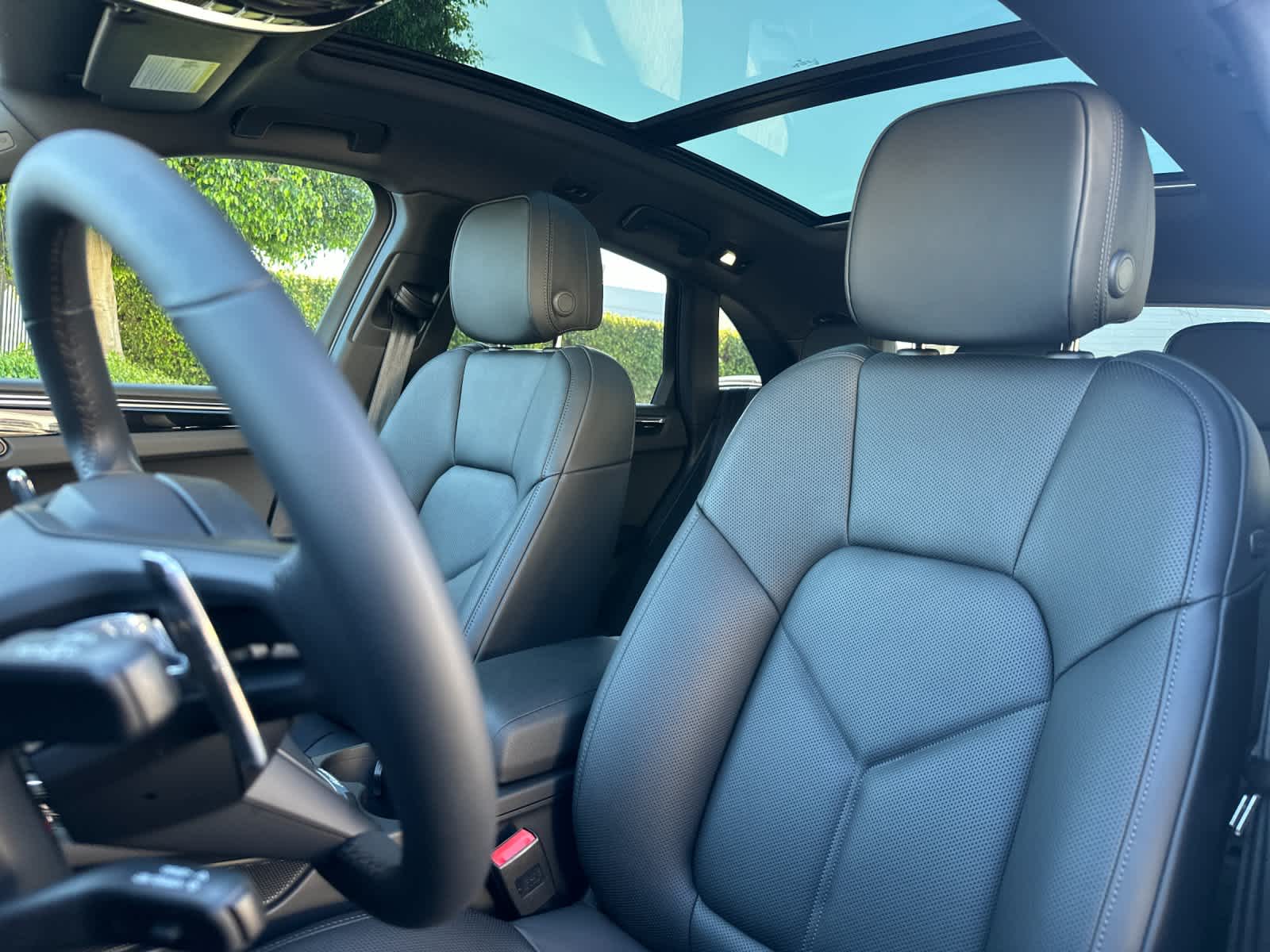 Thumbnail: 2026 Porsche Macan - 5