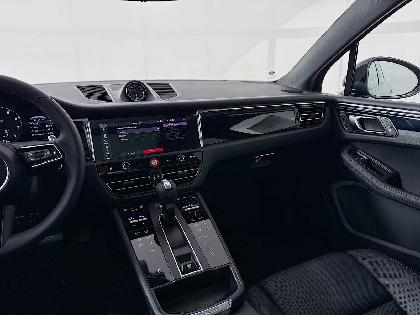 Thumbnail: 2026 Porsche Macan - 19