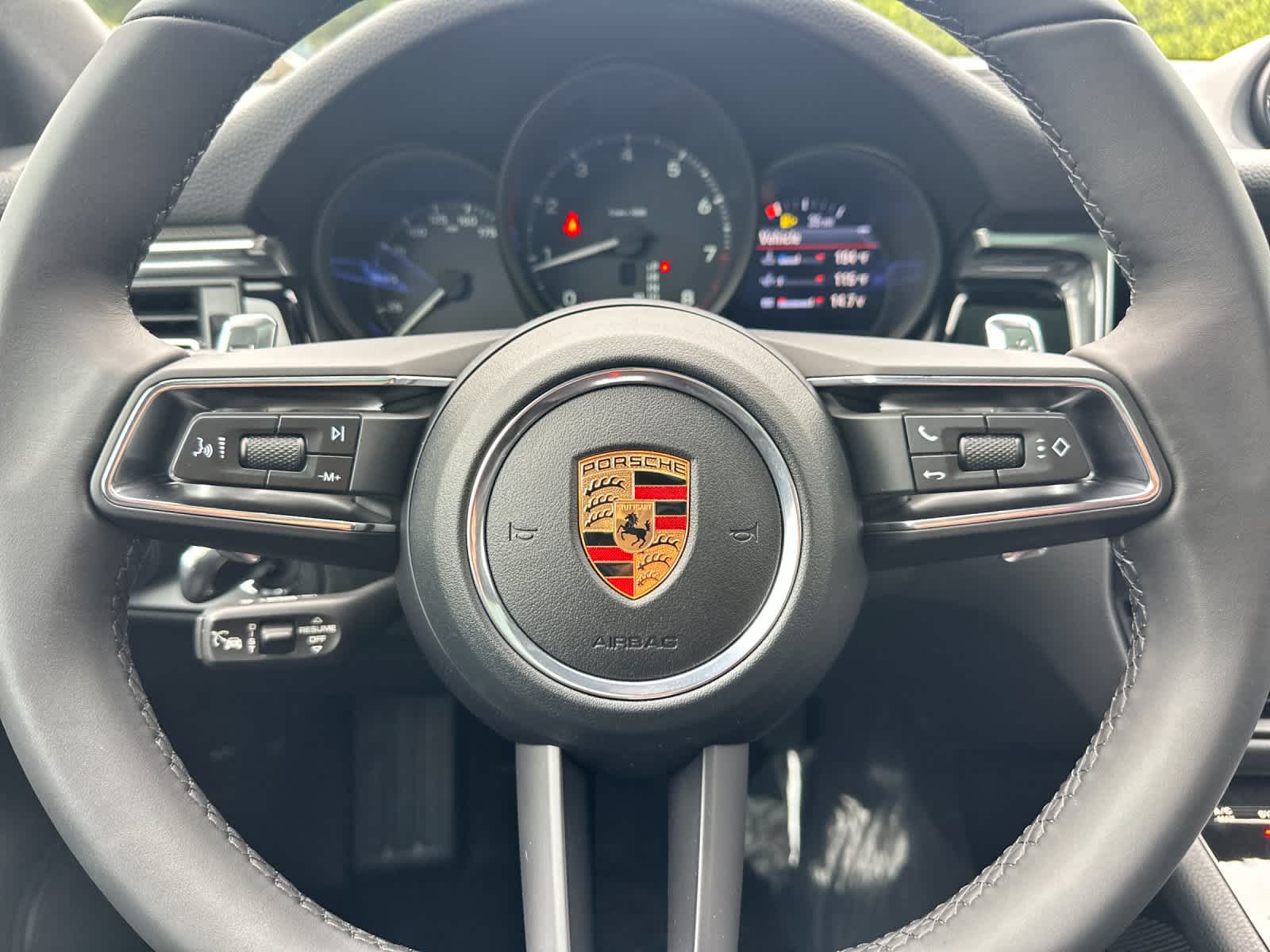 Thumbnail: 2026 Porsche Macan - 26