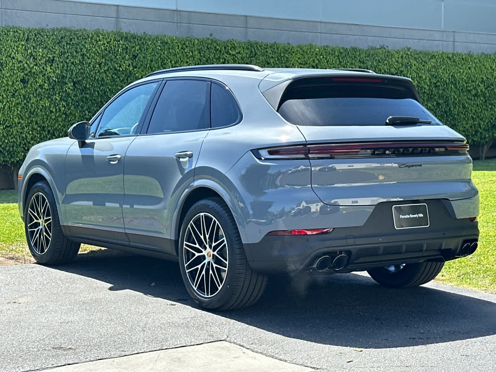 Thumbnail: 2026 Porsche Cayenne - 3