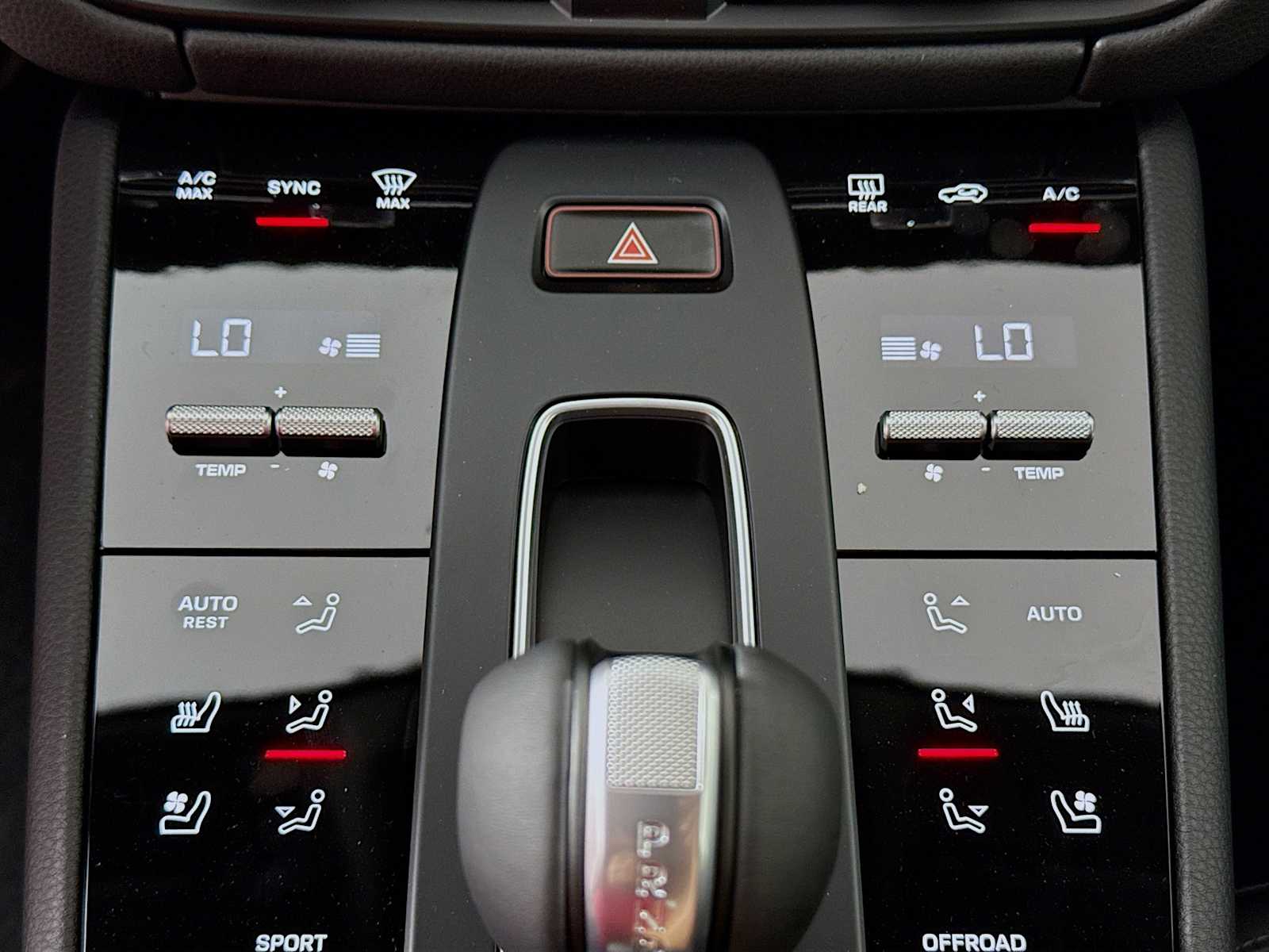 Thumbnail: 2026 Porsche Macan - 13