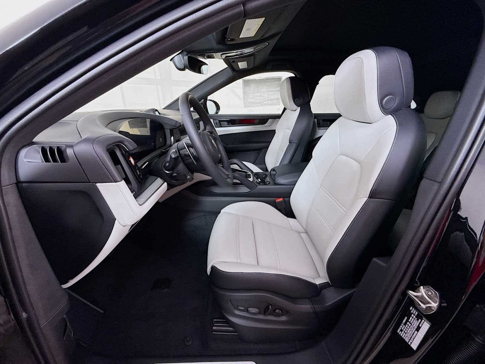 Thumbnail: 2026 Porsche Cayenne - 5