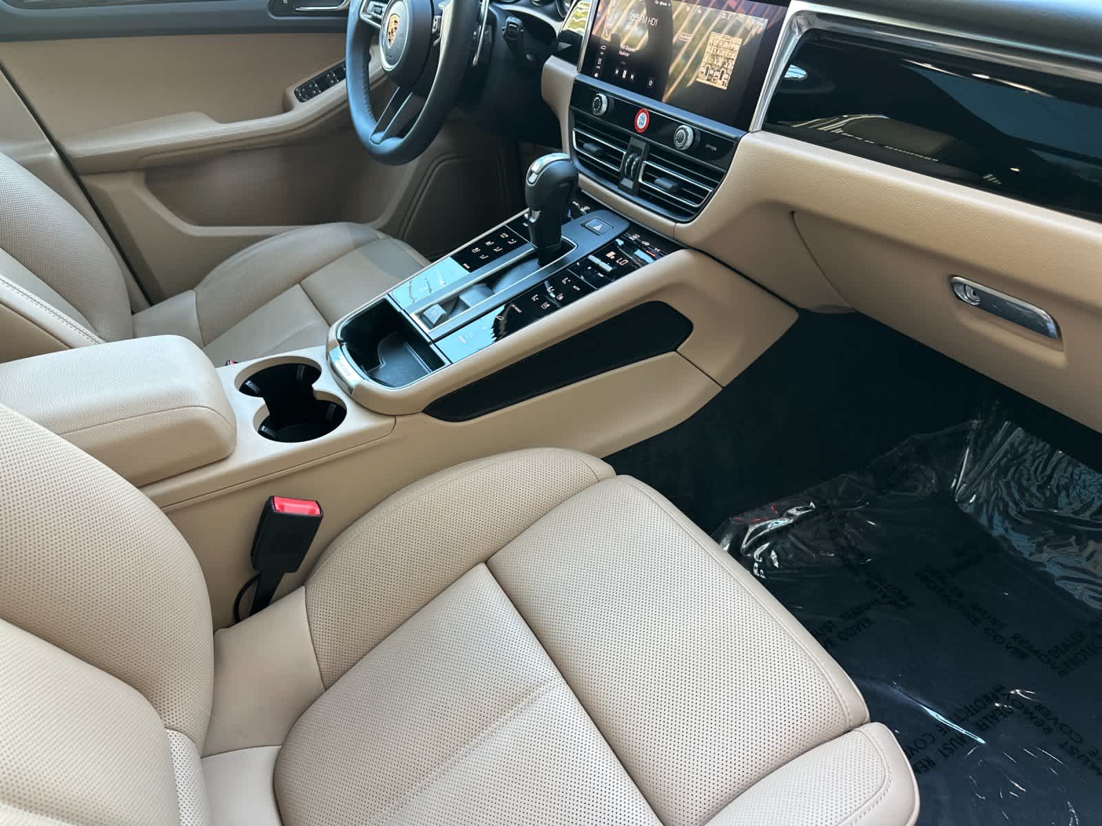 Thumbnail: 2025 Porsche Macan - 17