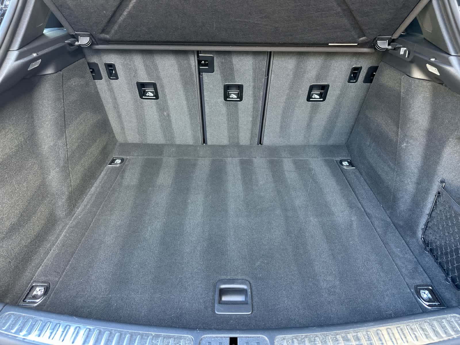 Thumbnail: 2025 Porsche Macan - 16