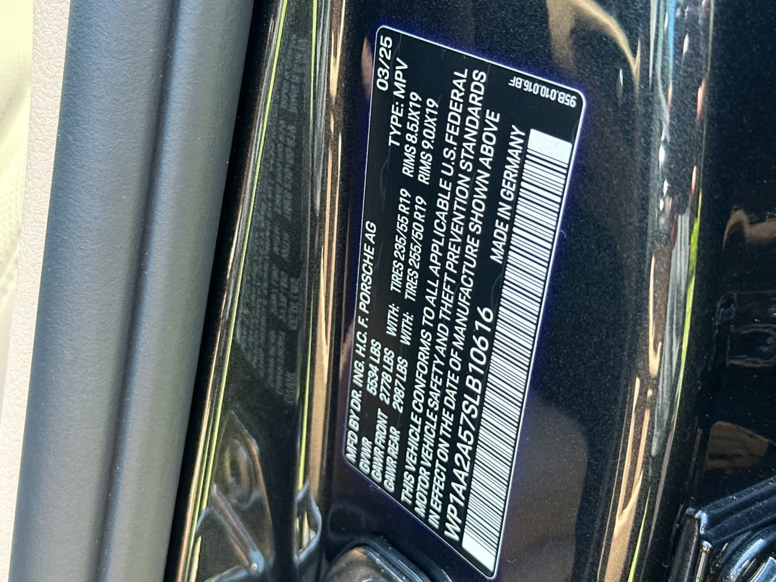 Thumbnail: 2025 Porsche Macan - 33