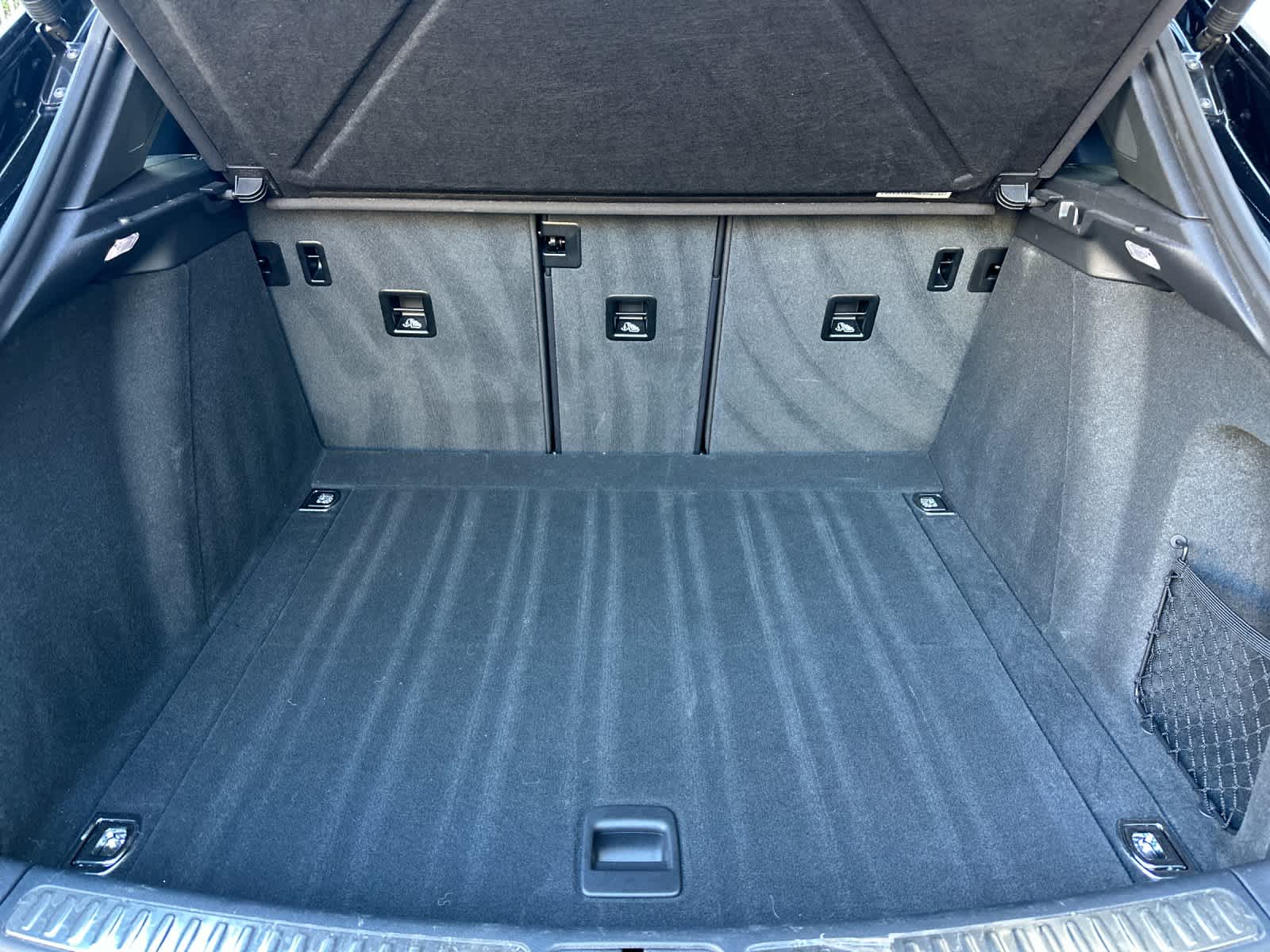 Thumbnail: 2025 Porsche Macan - 16