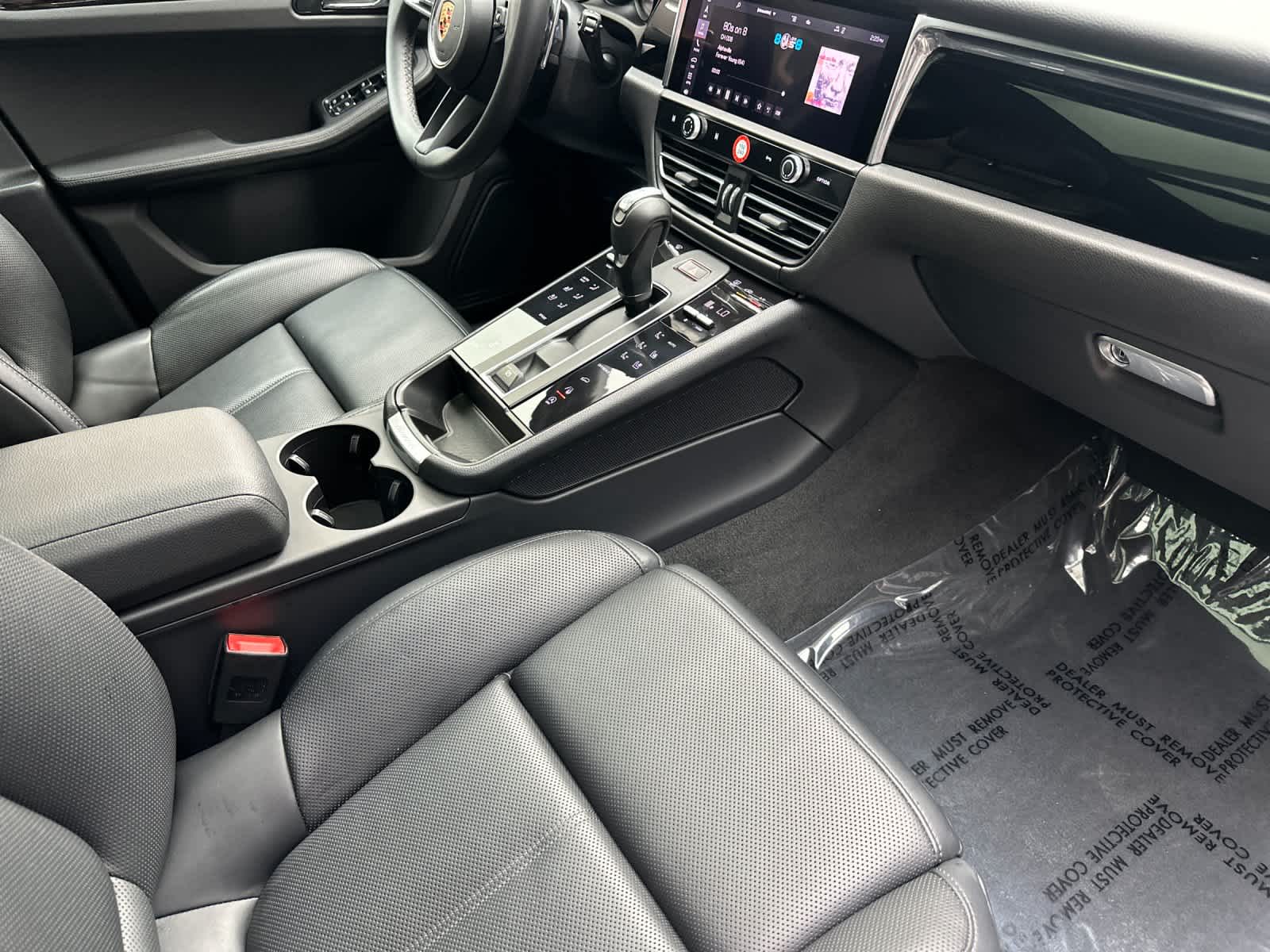 Thumbnail: 2025 Porsche Macan - 17