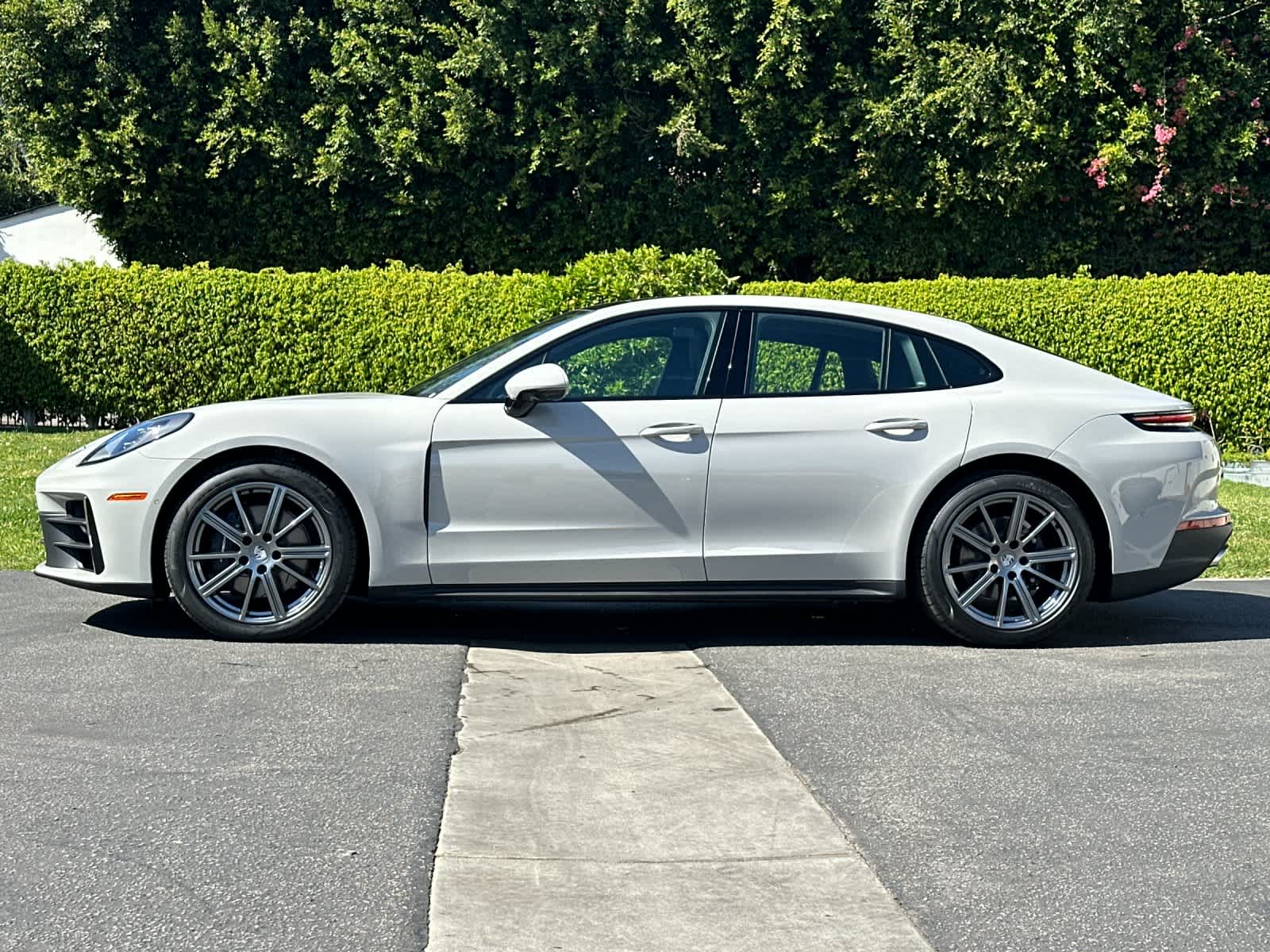Thumbnail: 2026 Porsche Panamera - 2