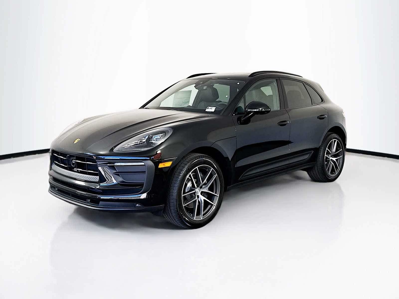 Thumbnail: 2025 Porsche Macan - 1