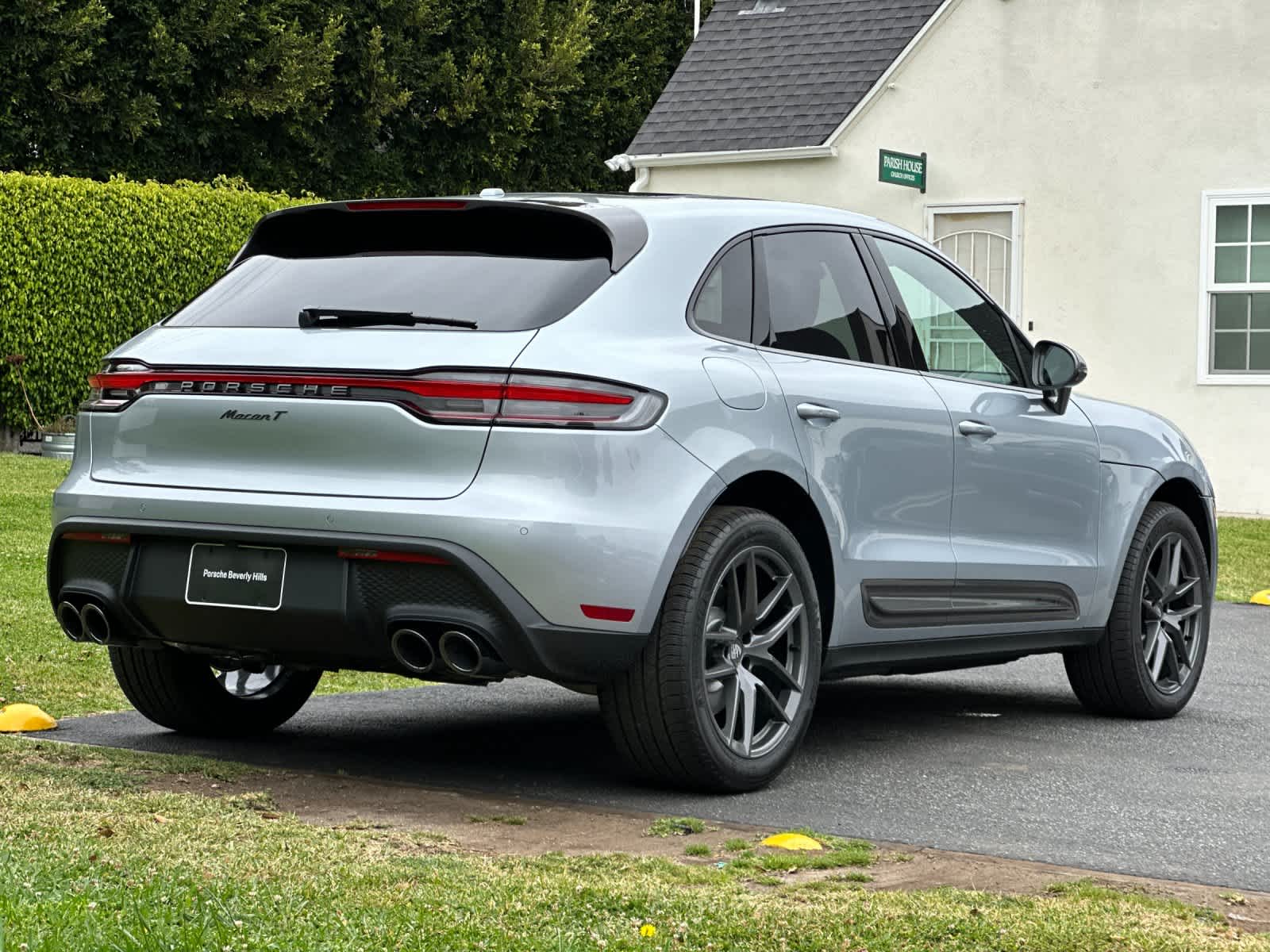 Thumbnail: 2026 Porsche Macan - 8