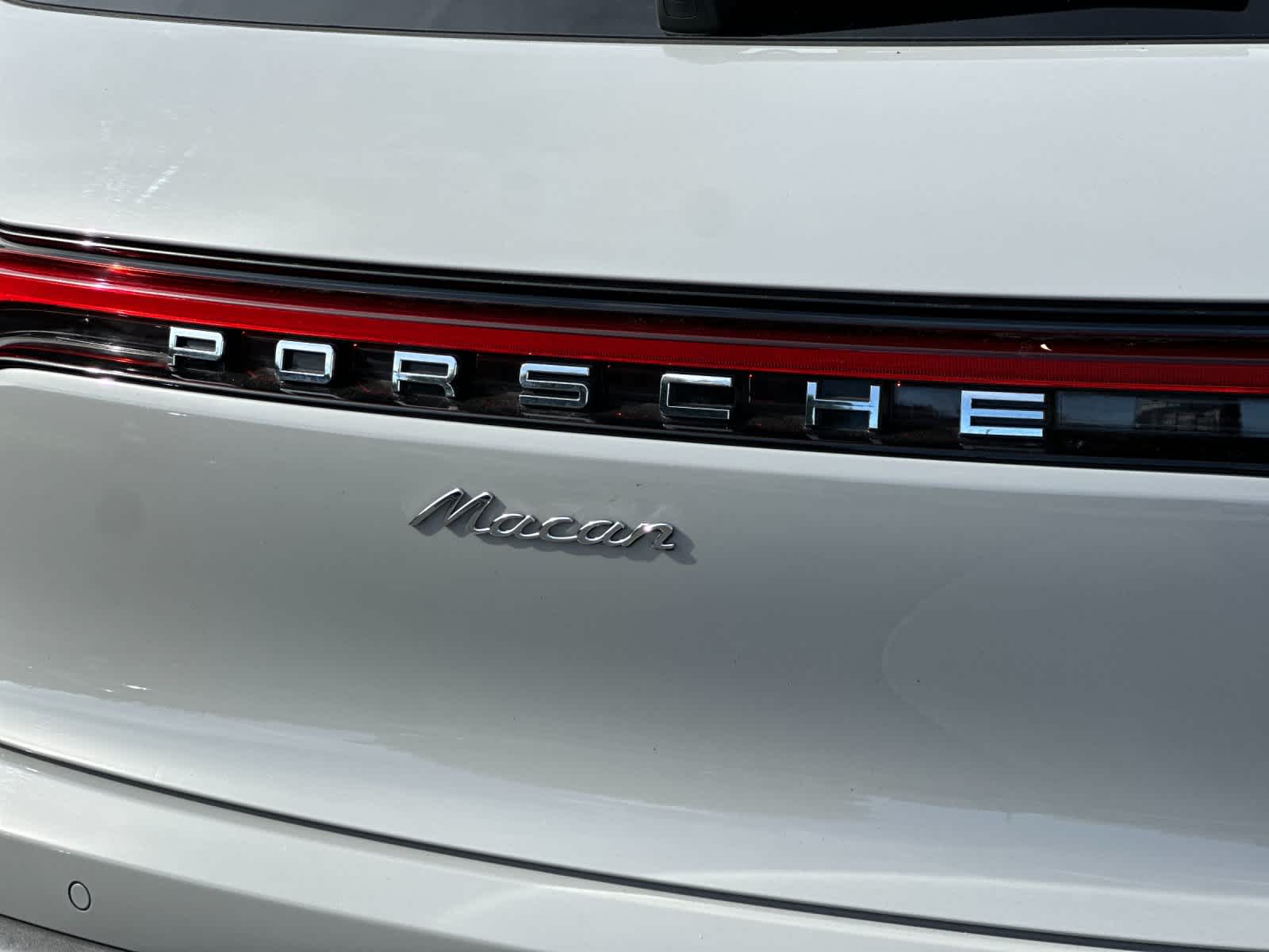 Thumbnail: 2025 Porsche Macan - 32