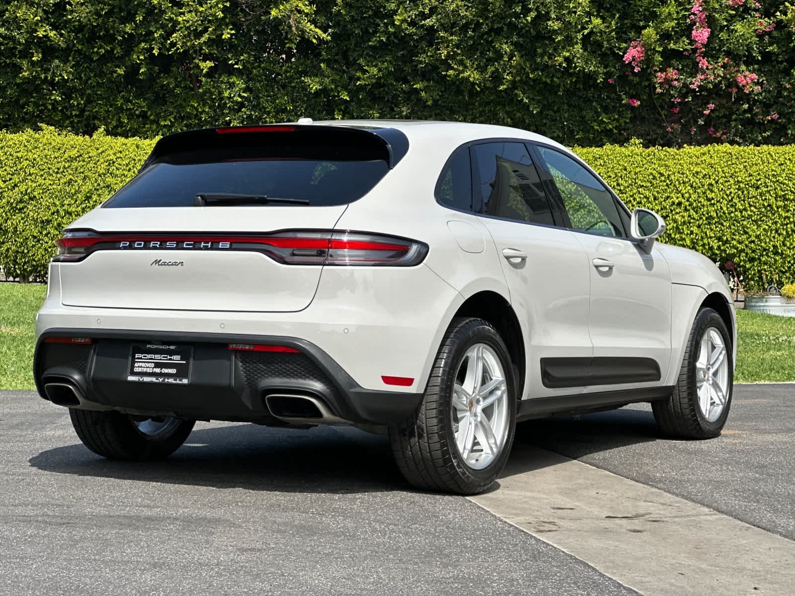 Thumbnail: 2023 Porsche Macan - 7