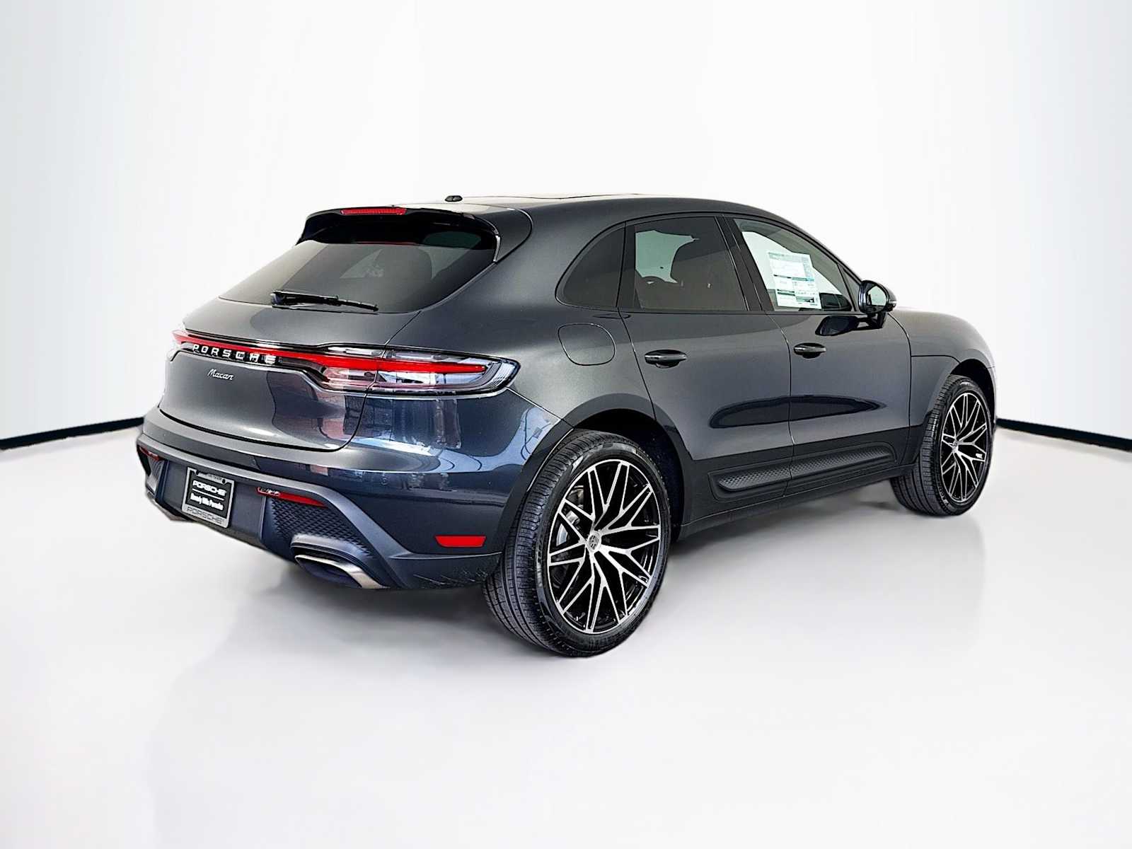 Thumbnail: 2026 Porsche Macan - 9