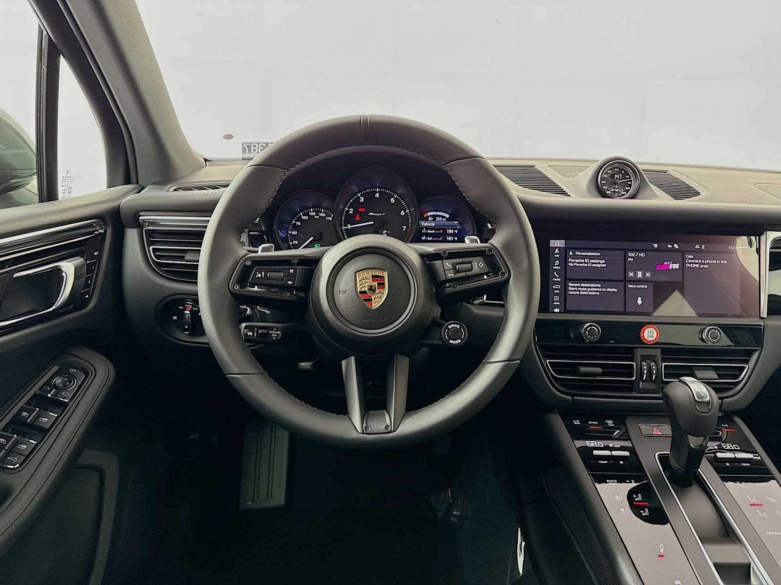 Thumbnail: 2025 Porsche Macan - 46