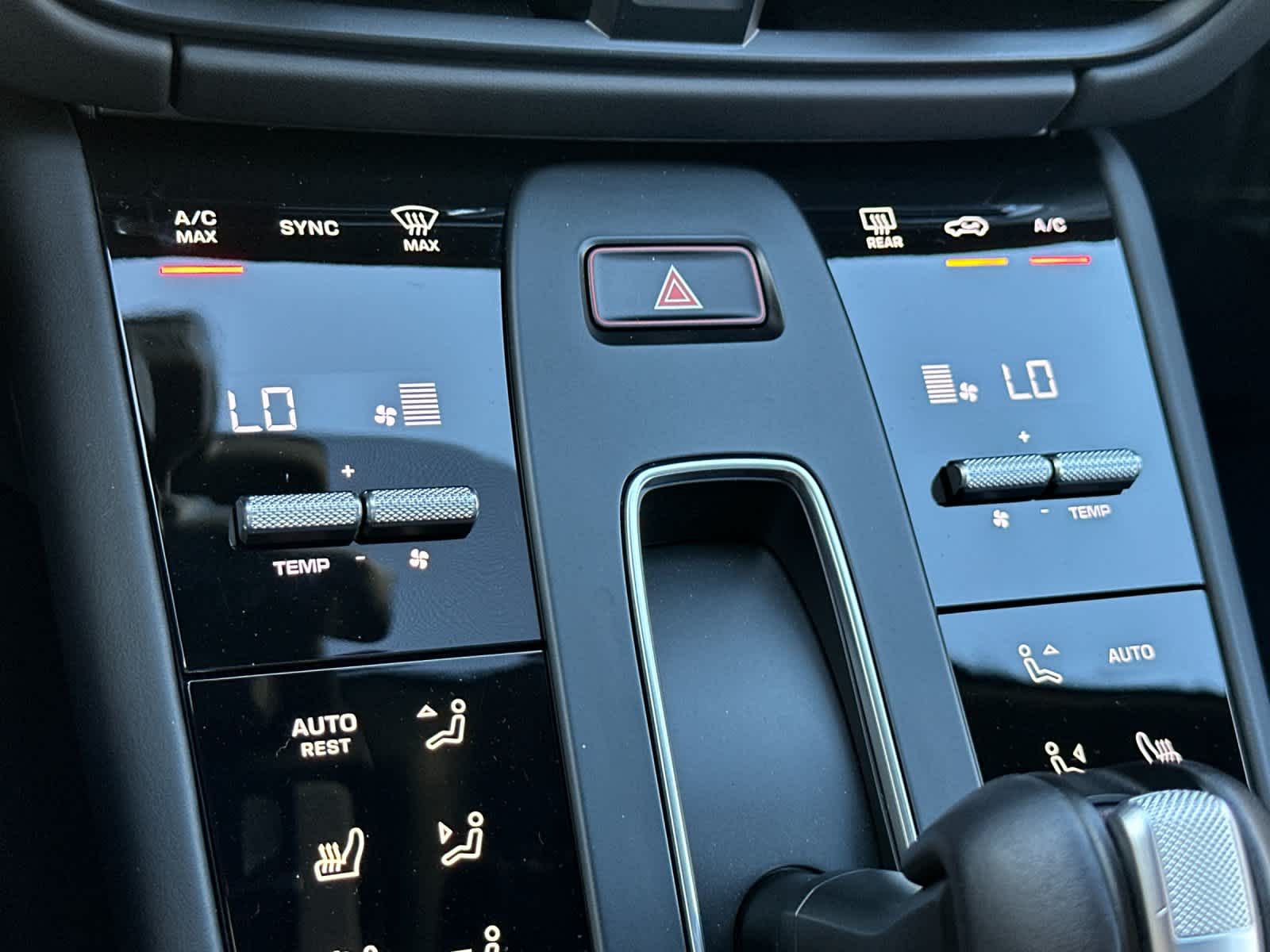 Thumbnail: 2025 Porsche Macan - 24