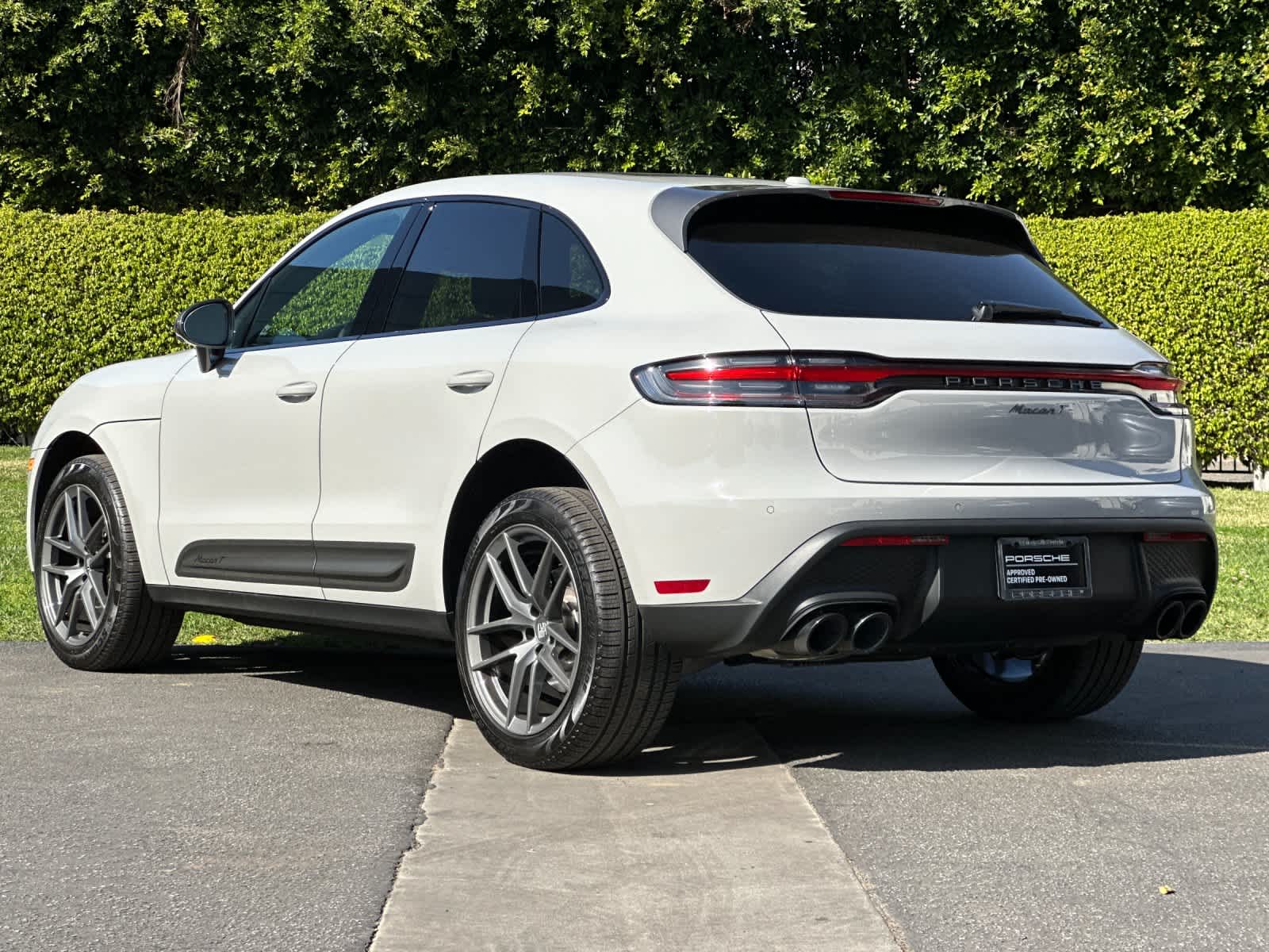 Thumbnail: 2025 Porsche Macan - 3