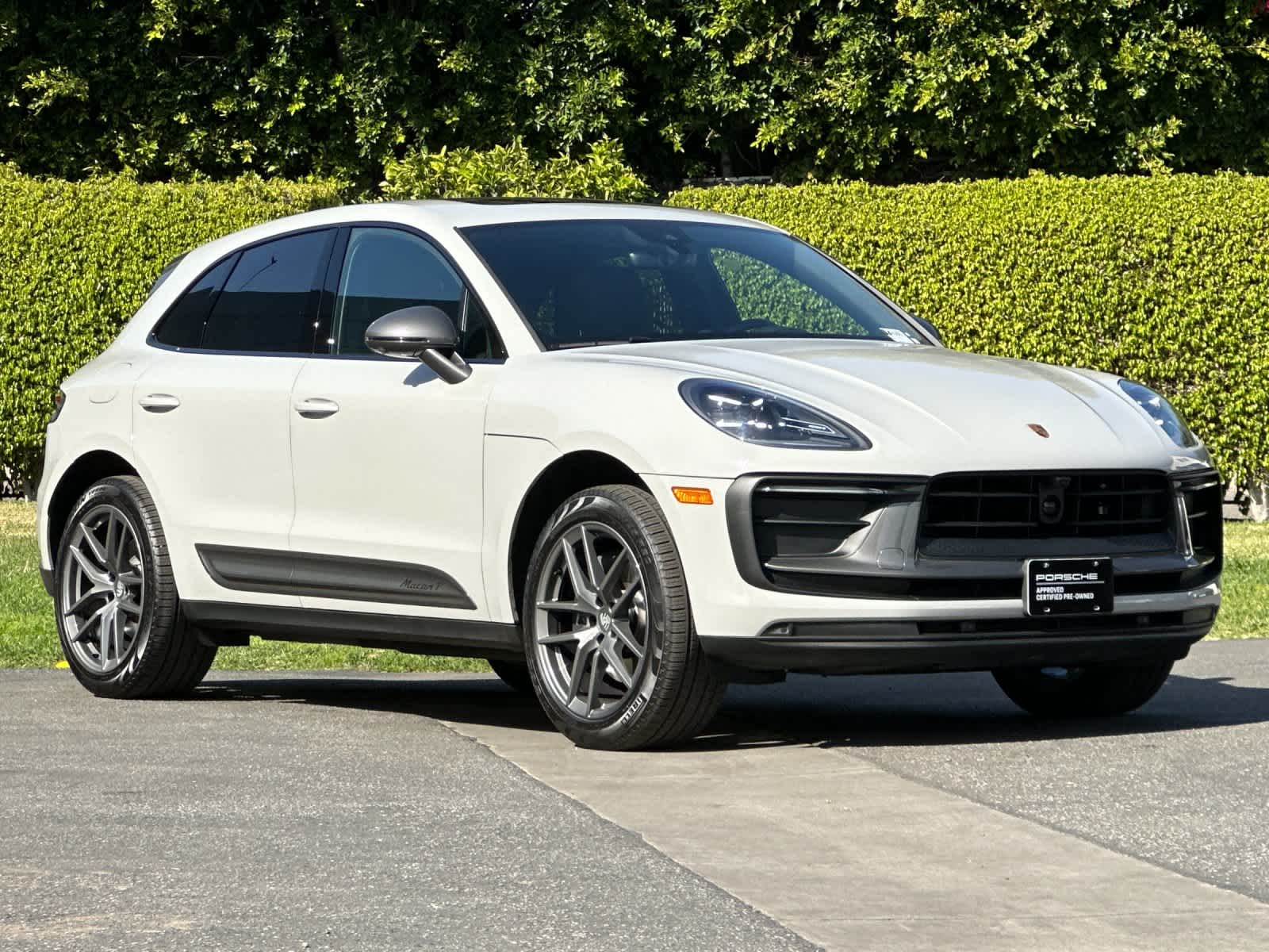 Thumbnail: 2025 Porsche Macan - 10
