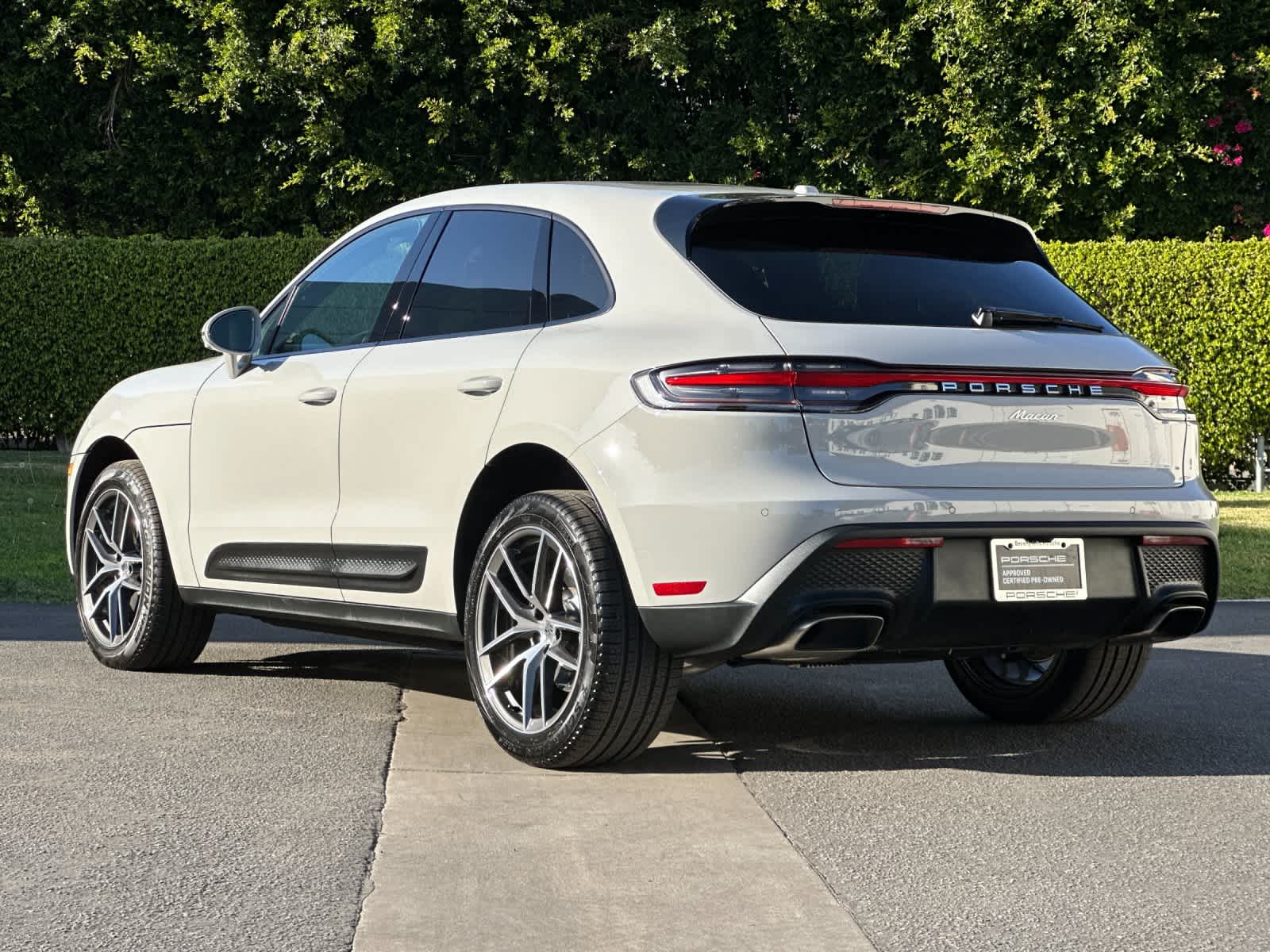 Thumbnail: 2025 Porsche Macan - 3