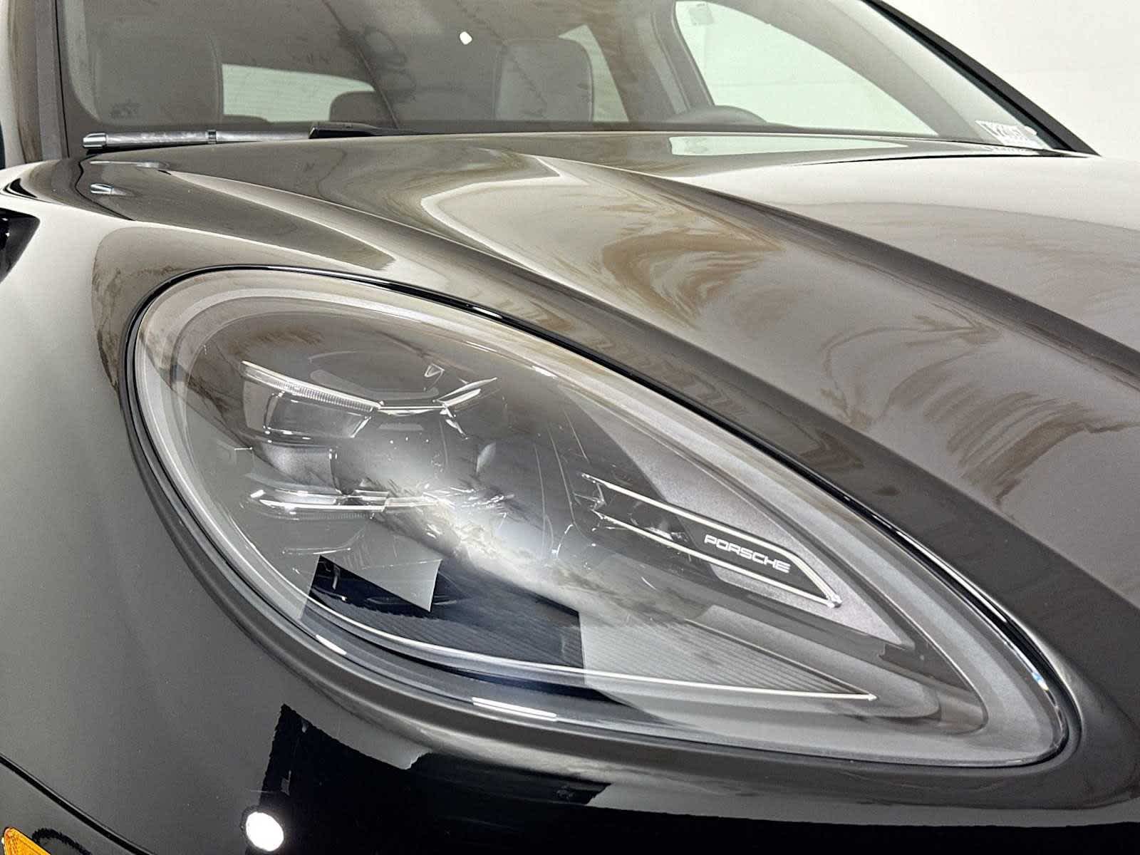 Thumbnail: 2025 Porsche Macan - 28