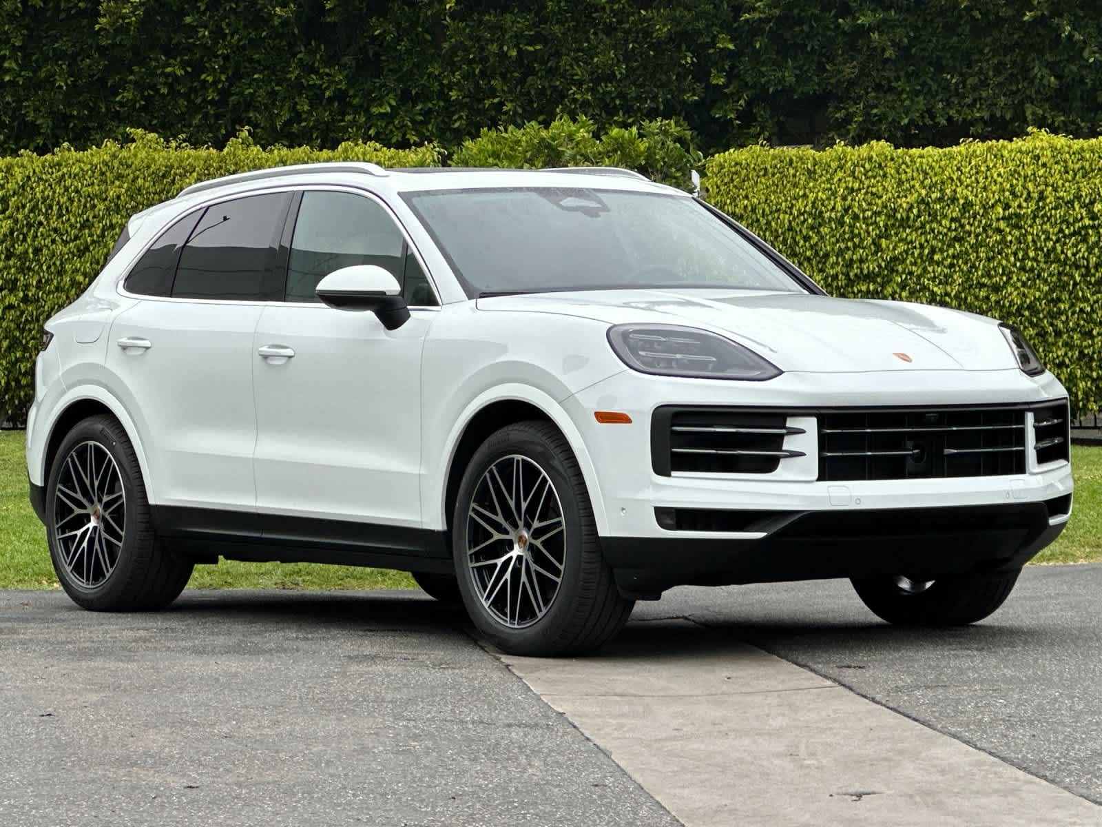 Thumbnail: 2026 Porsche Cayenne - 10