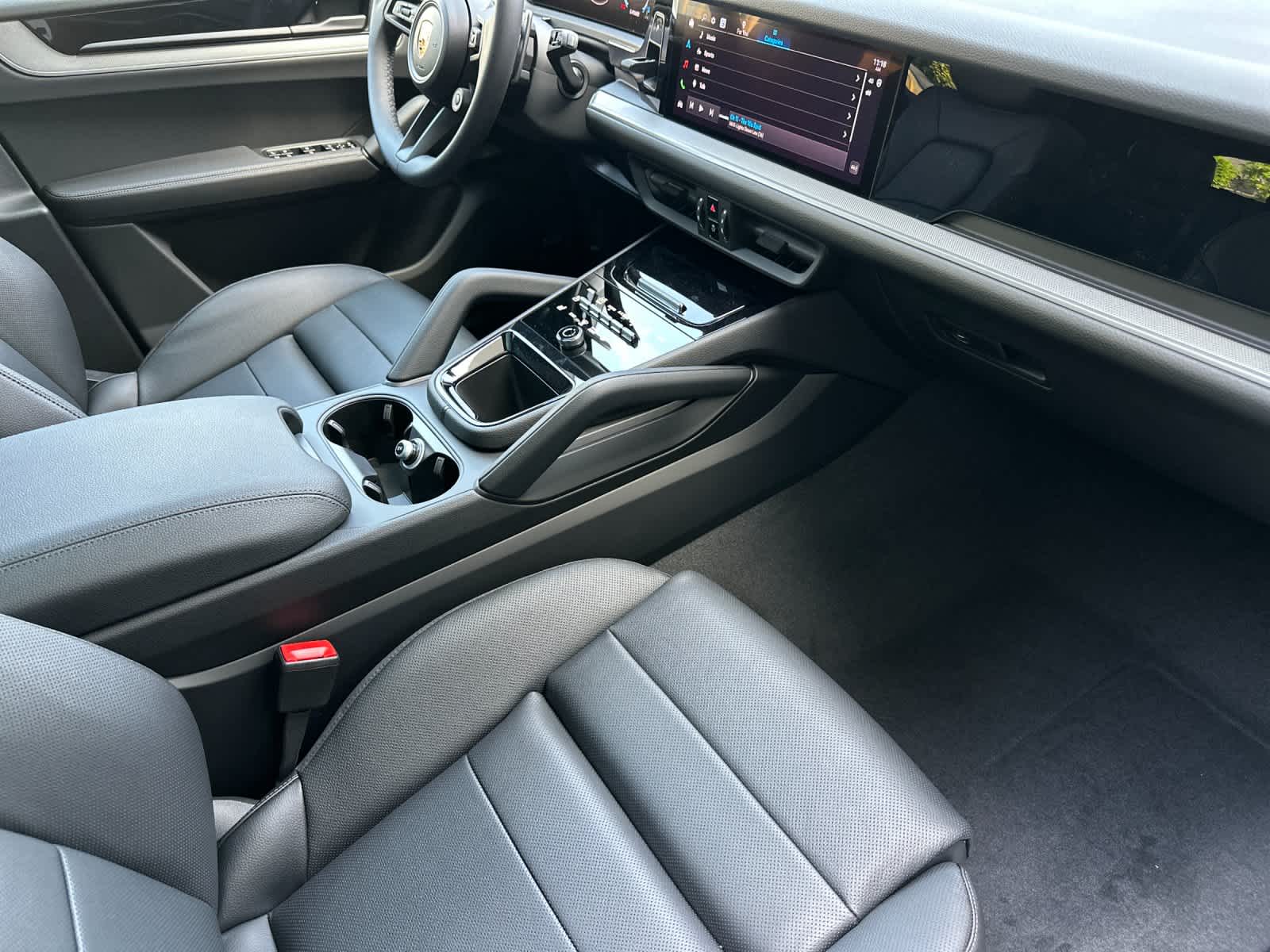 Thumbnail: 2026 Porsche Cayenne - 17