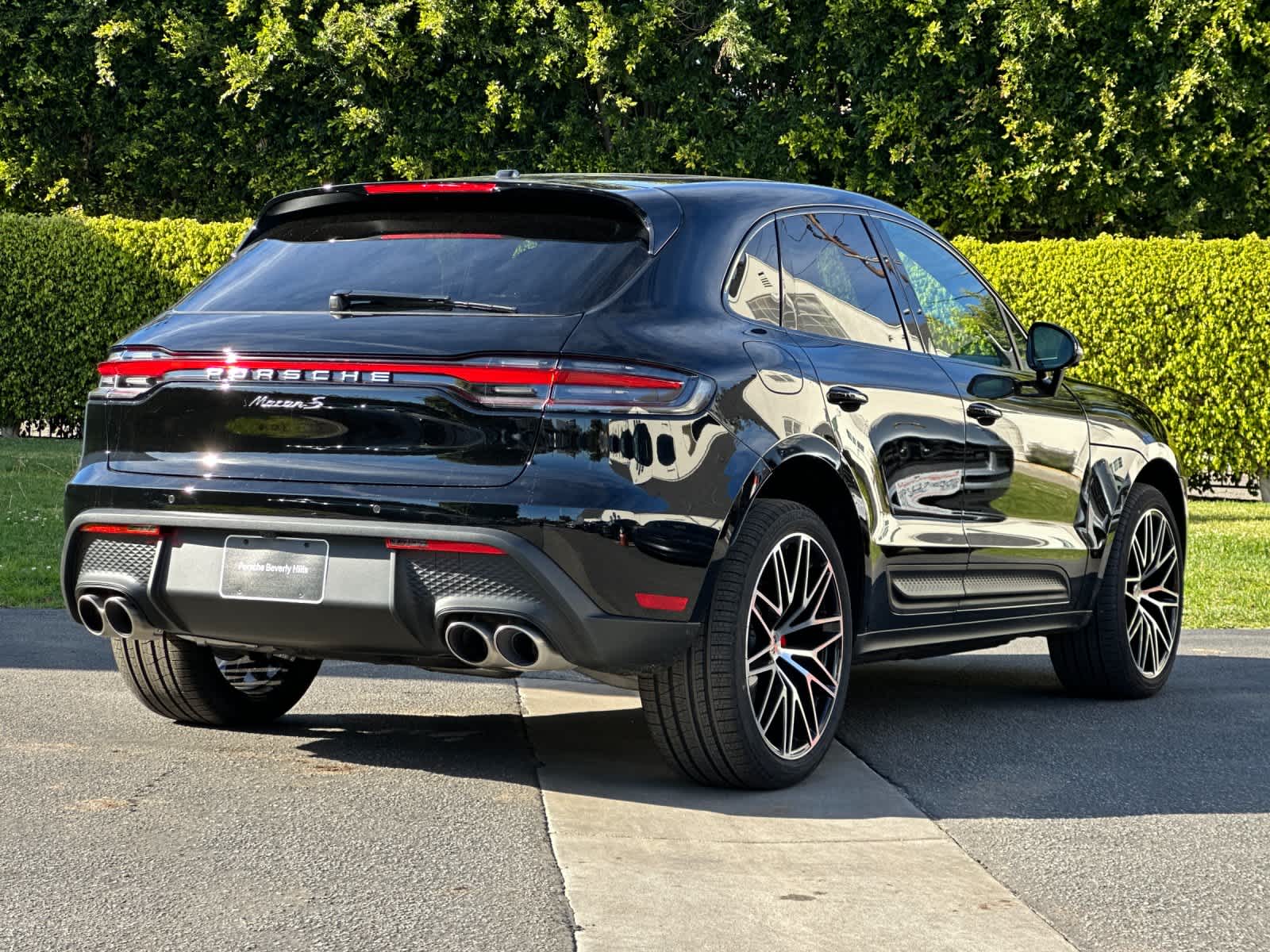 Thumbnail: 2026 Porsche Macan - 8