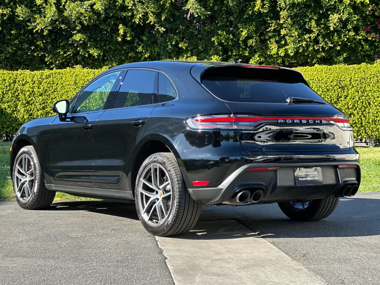 Thumbnail: 2025 Porsche Macan - 3