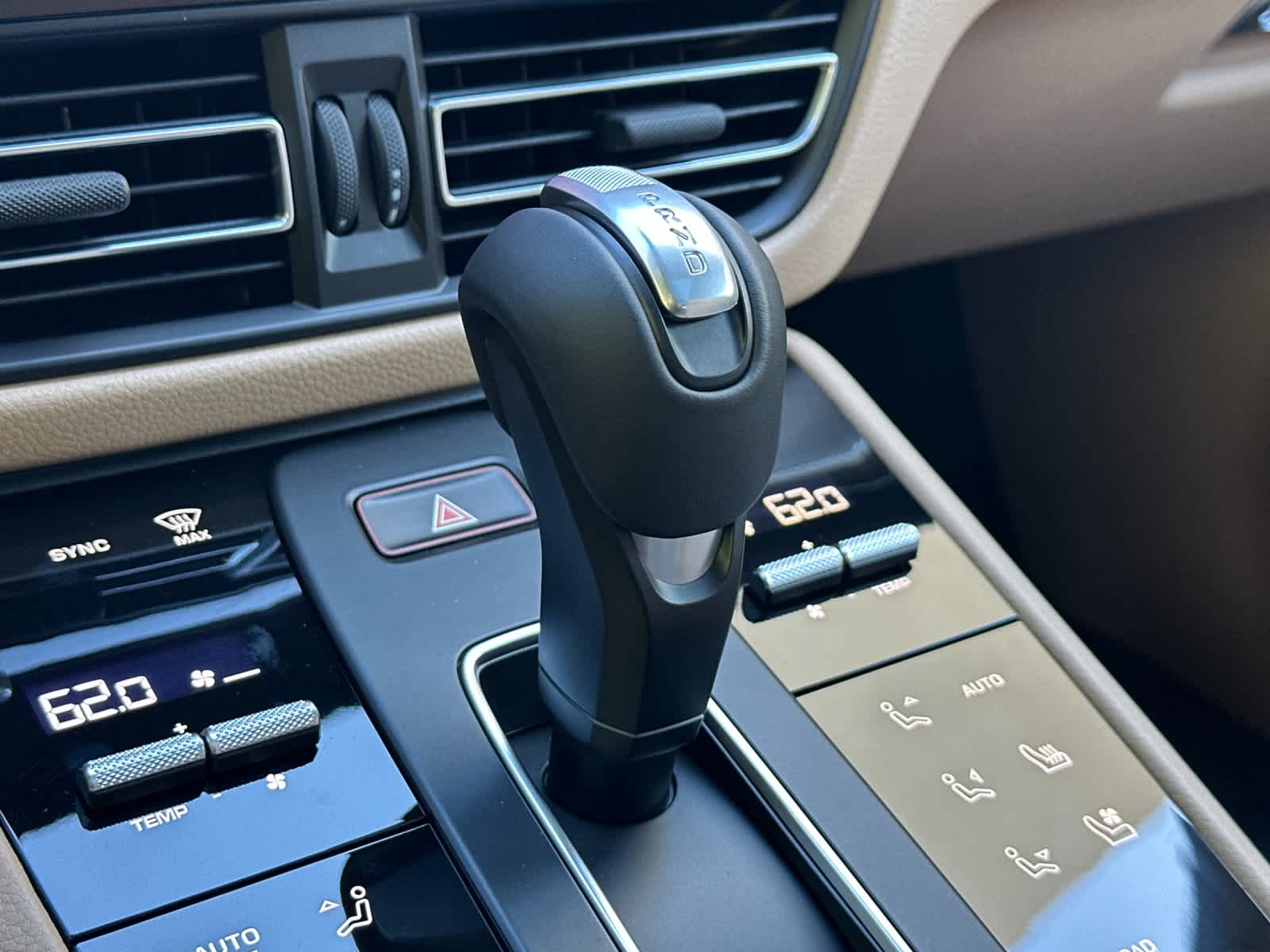 Thumbnail: 2026 Porsche Macan - 25