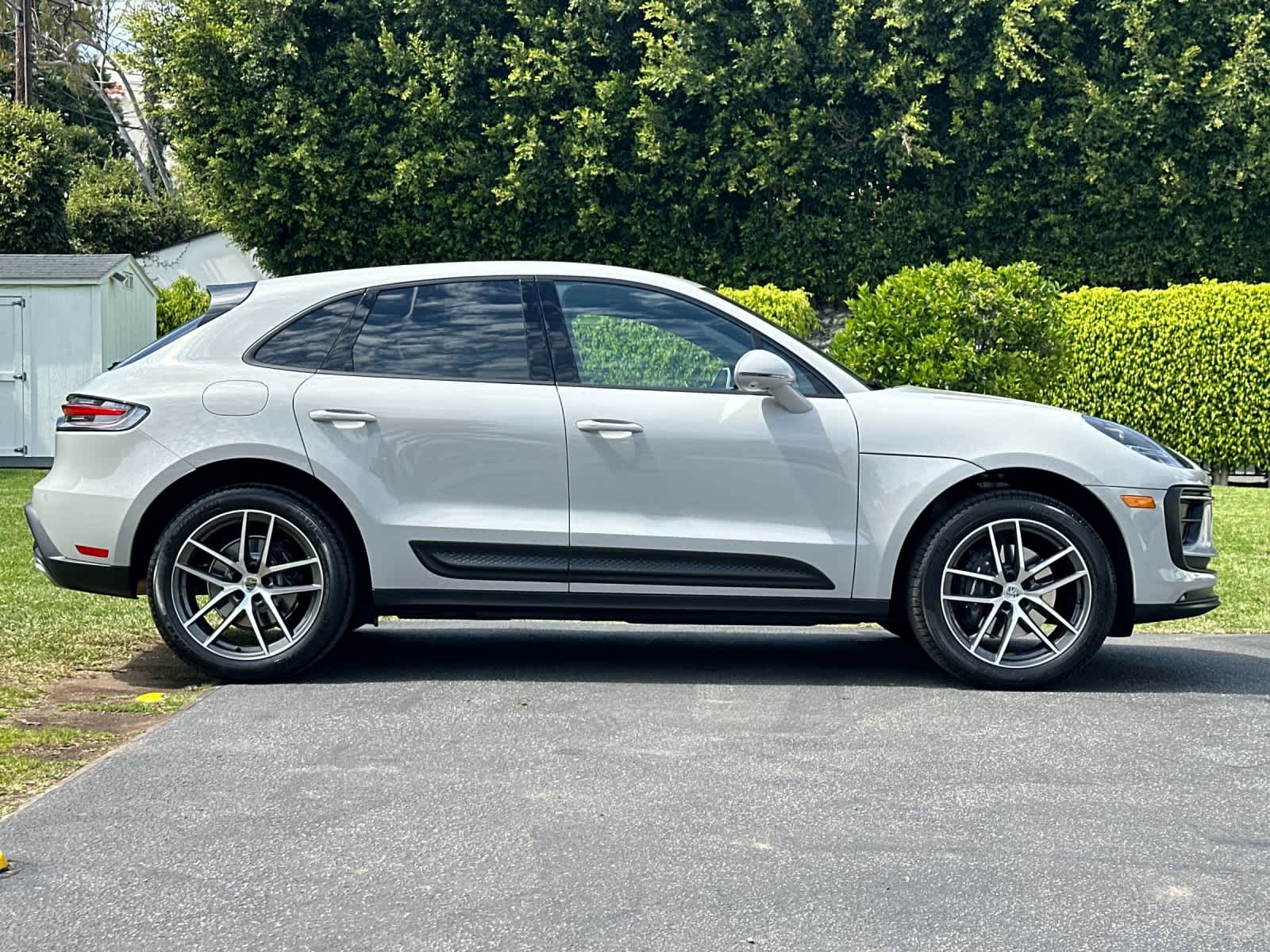 Thumbnail: 2025 Porsche Macan - 9