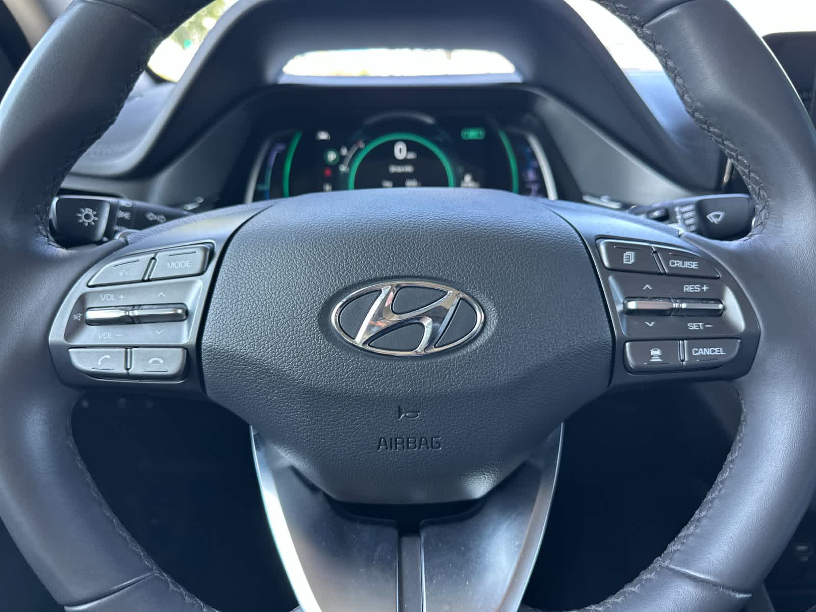 Thumbnail: 2022 Hyundai Ioniq - 22